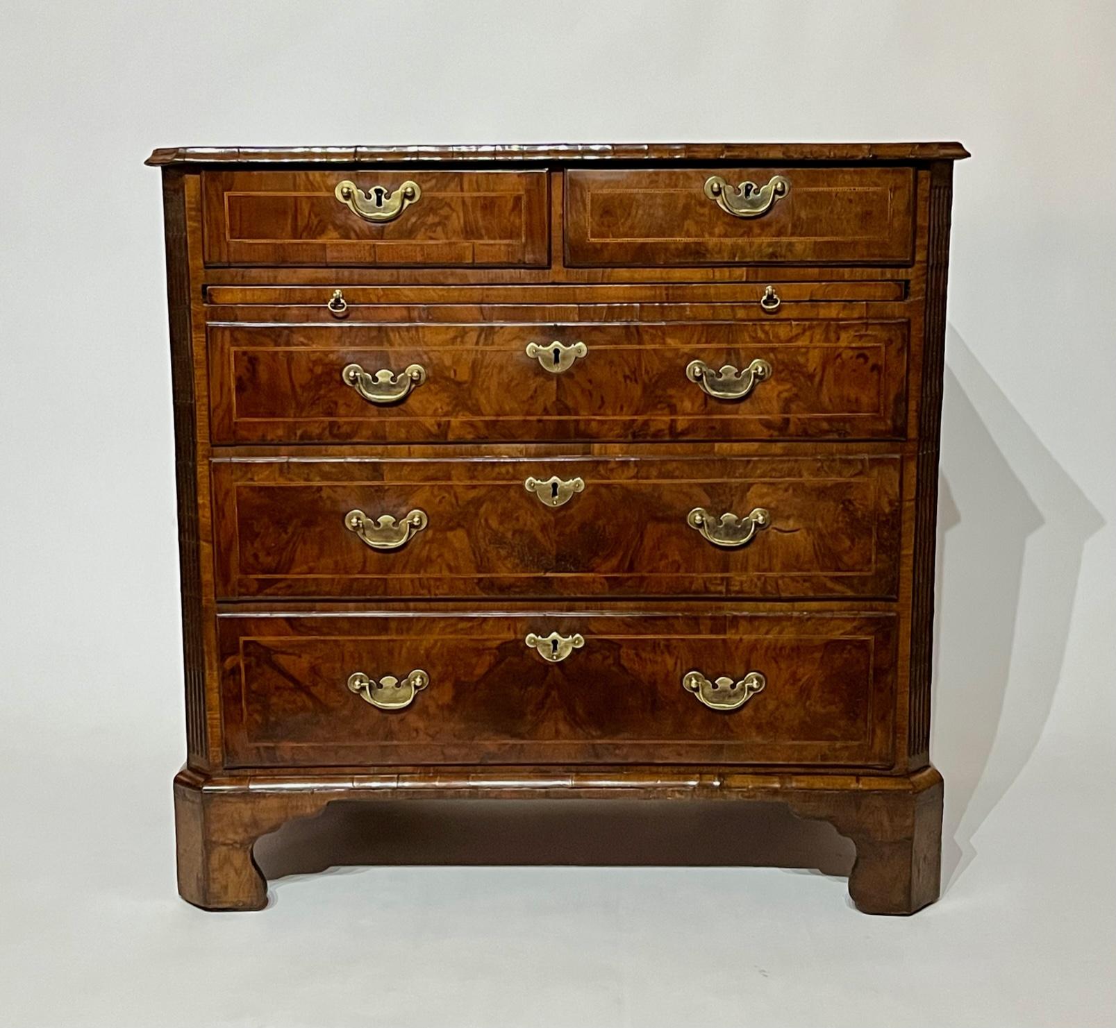 George II Inlaid Walnut Chest of Drawers, England, circa 1730 In Good Condition In Kinderhook, NY