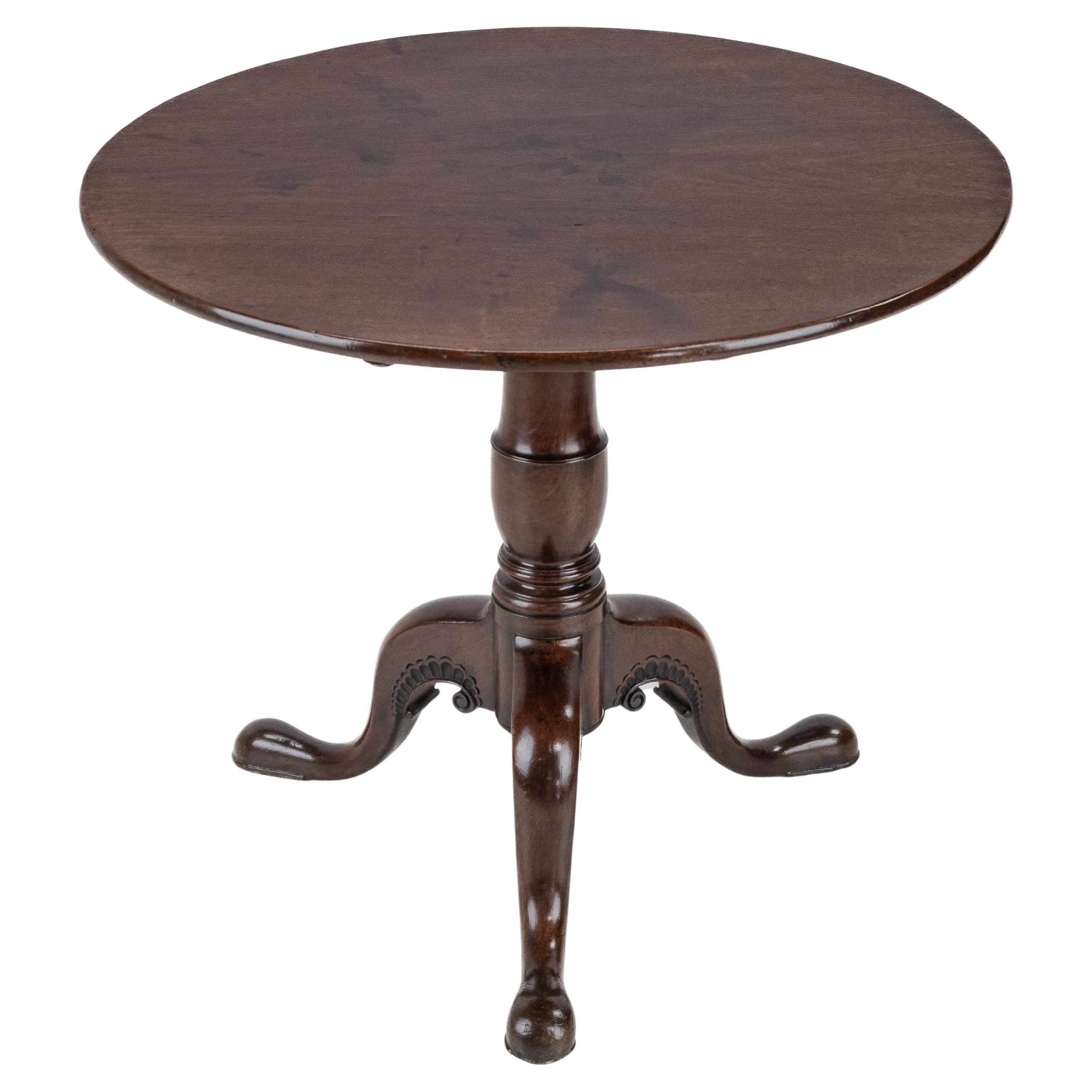 Irish George II Carved Mahogany Tripod Tilt-top Supper Table circa 1750 Georgian For Sale