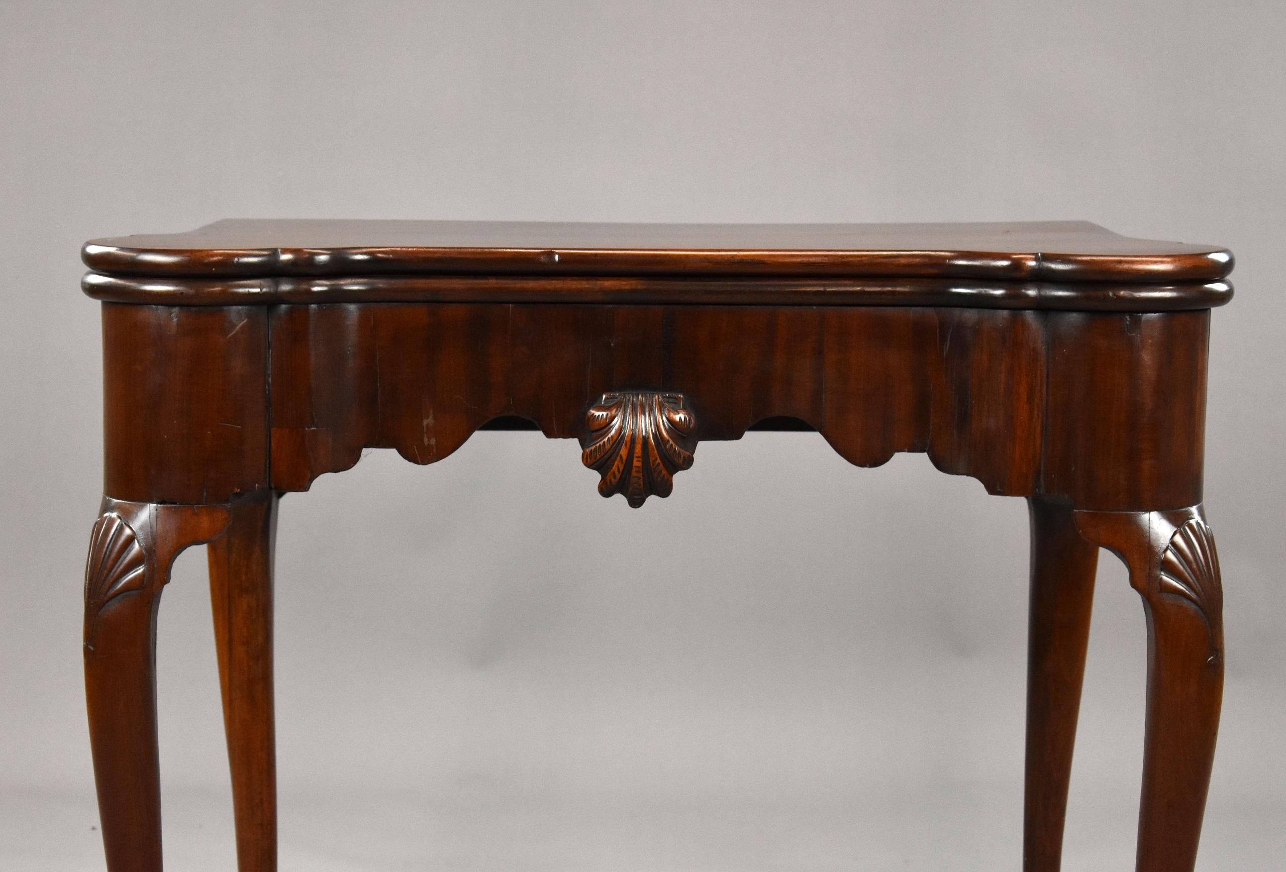 18th Century Irish George II Mahogany Card Table In Good Condition For Sale In Chelmsford, Essex