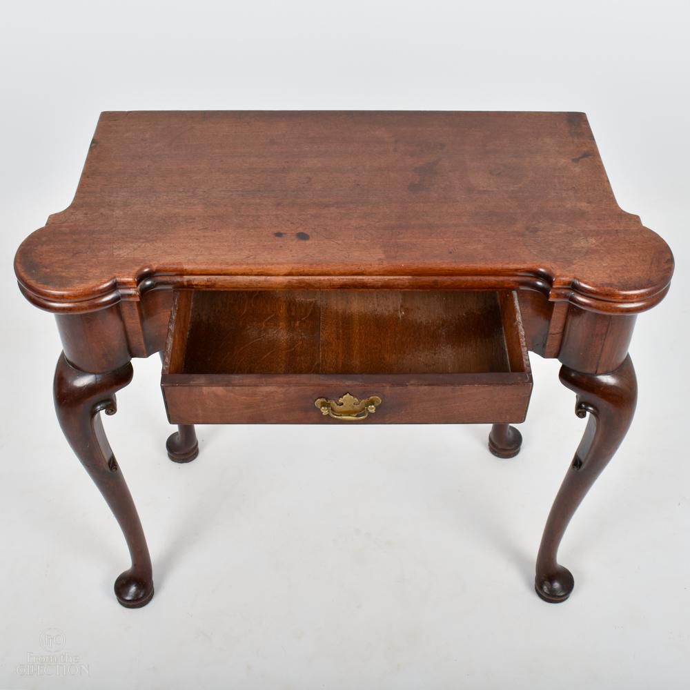 George II Irish Mahogany Fold-Out Card Table, Circa 1780 For Sale 1