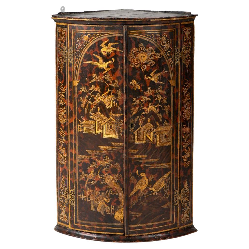 George II Japanned and Gilt Hanging Corner Cabinet, circa 1730 For Sale
