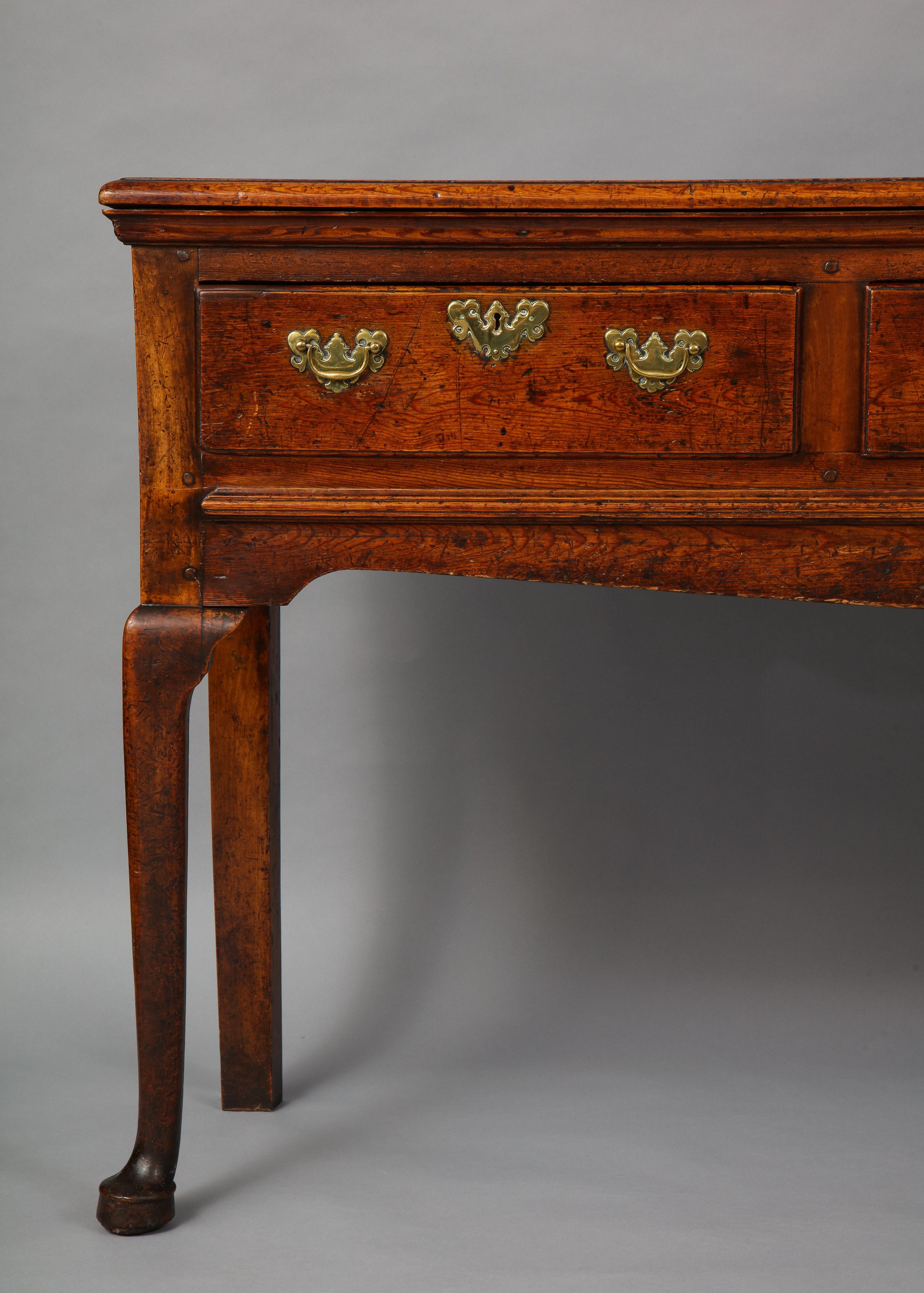 George II Low Dresser In Good Condition In Greenwich, CT