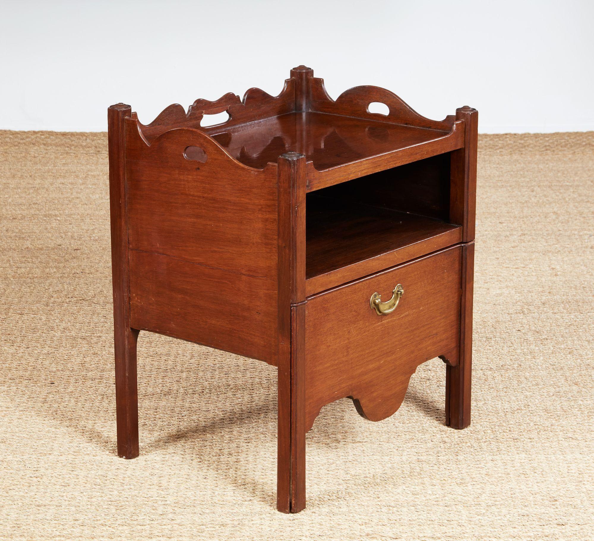 George II Mahogany Bedside Cupboard For Sale 2