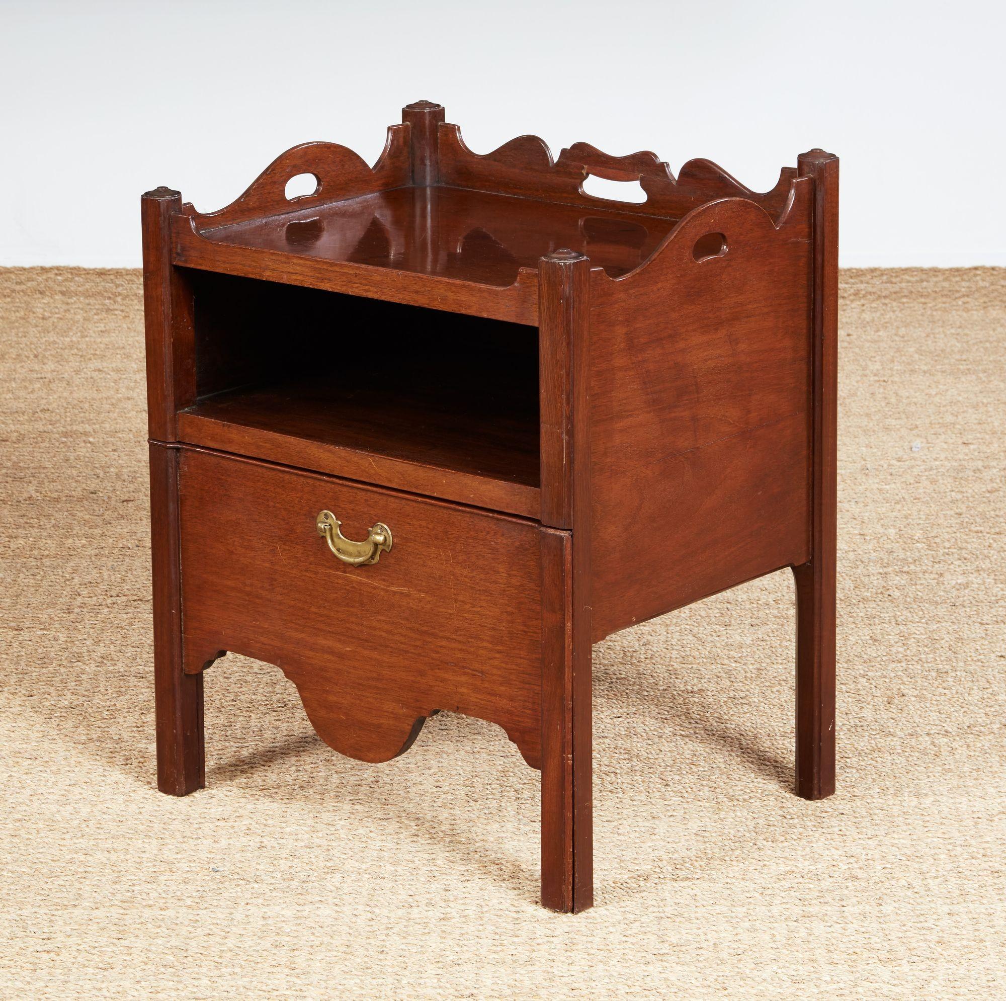 George II Mahogany Bedside Cupboard For Sale 3
