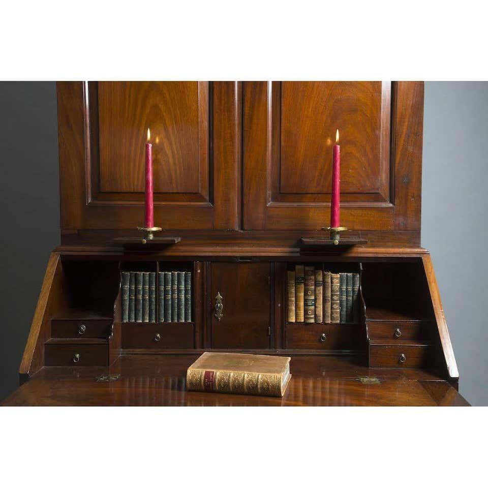 Bibliothèque de bureau en acajou de style George II en vente 5