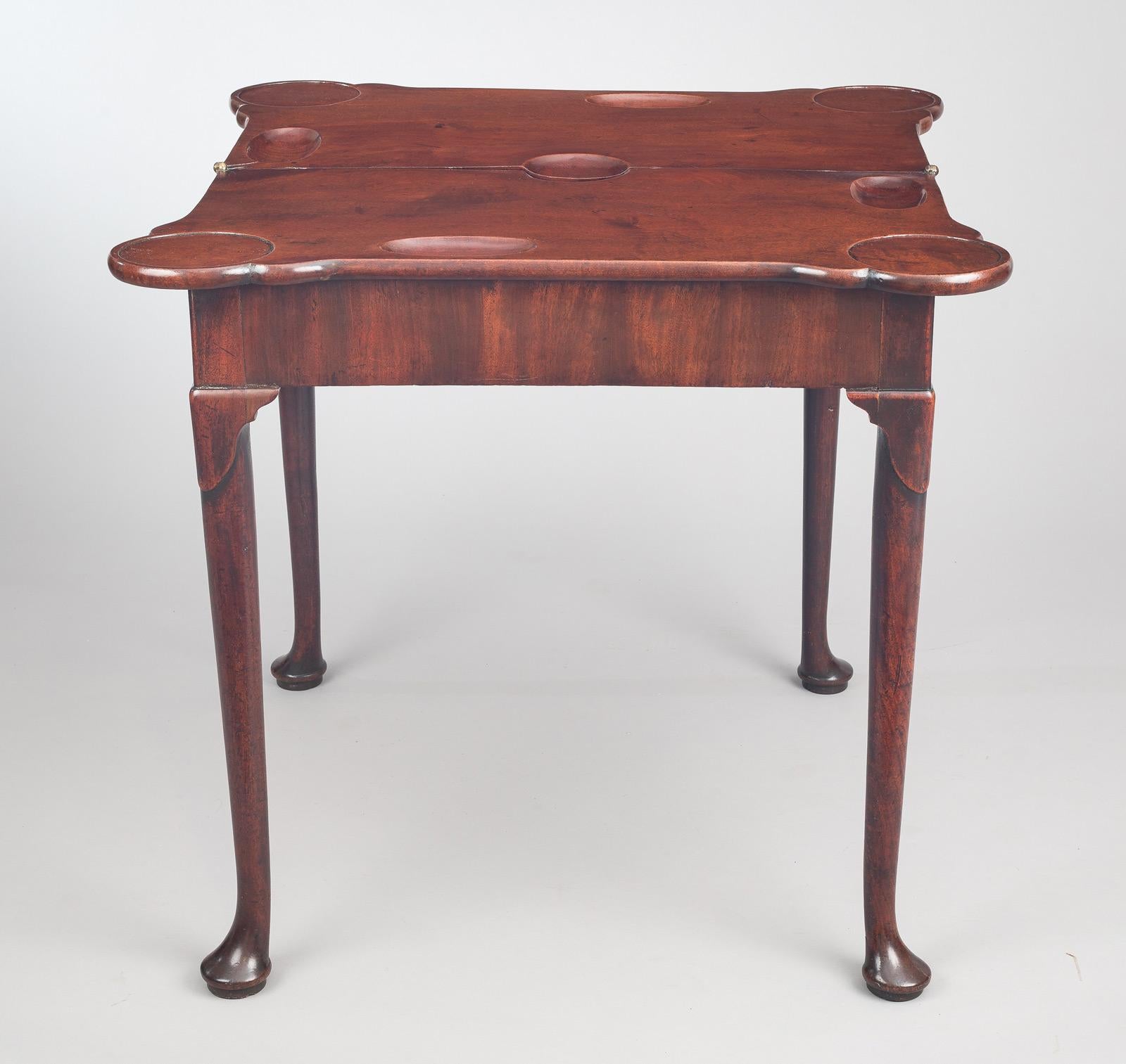 George II Mahogany Concertina Action Card Table In Good Condition In Sheffield, MA