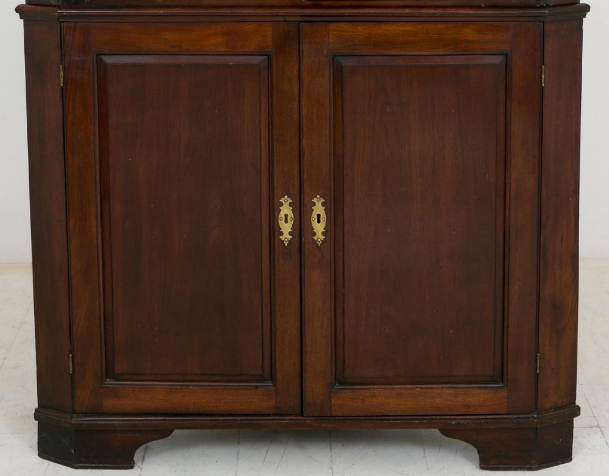Acajou George II Mahogany Corner Cabinet Display Glazed 1750 en vente