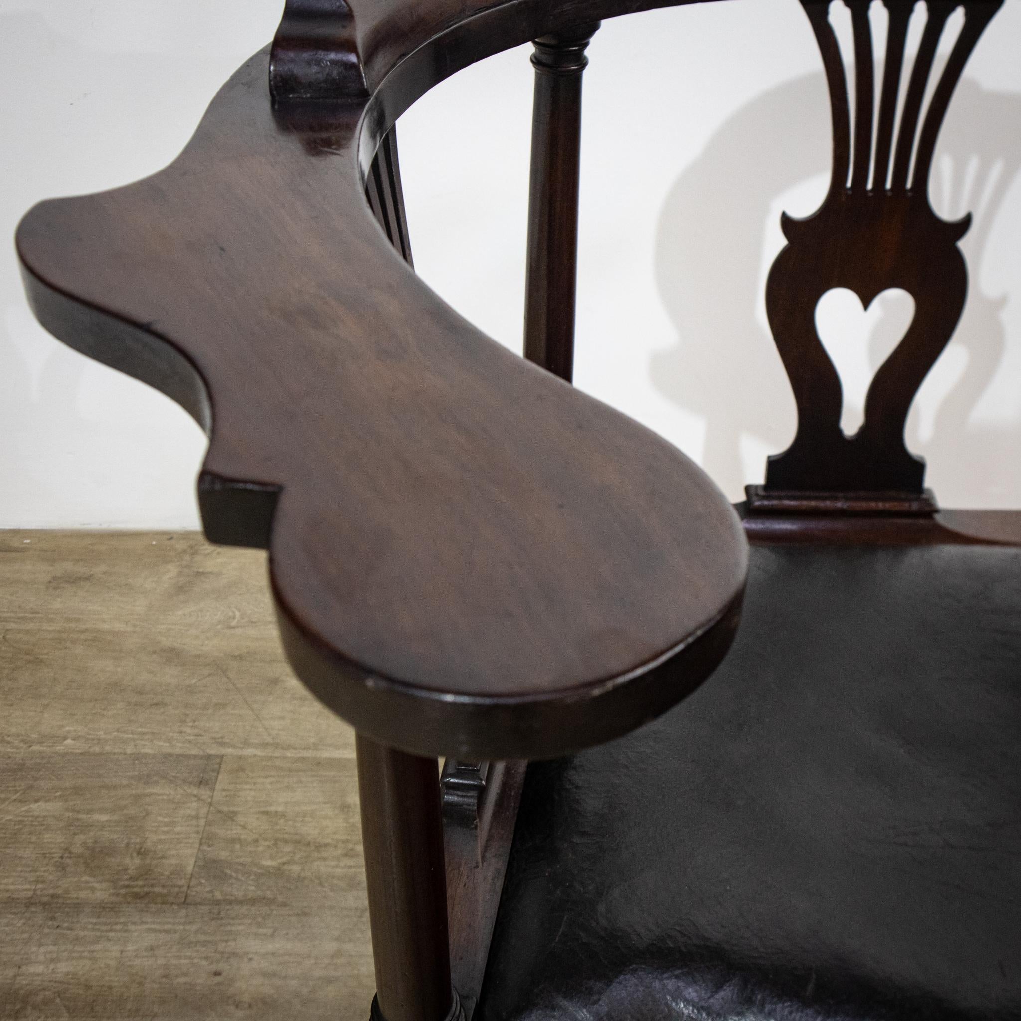 George II Mahogany Corner Chair In Good Condition For Sale In Newark, GB