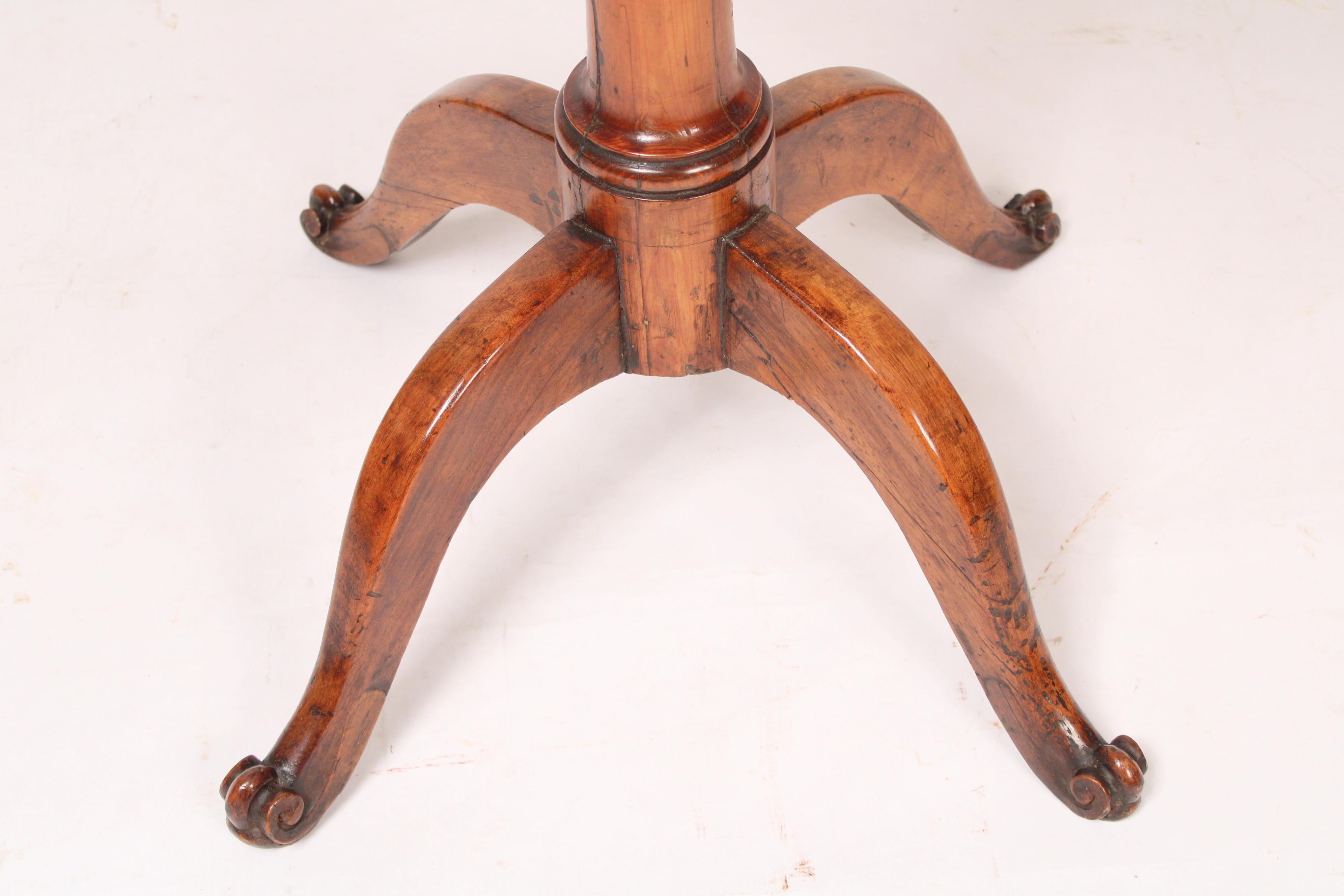 18th Century and Earlier George II Mahogany Dumbwaiter For Sale