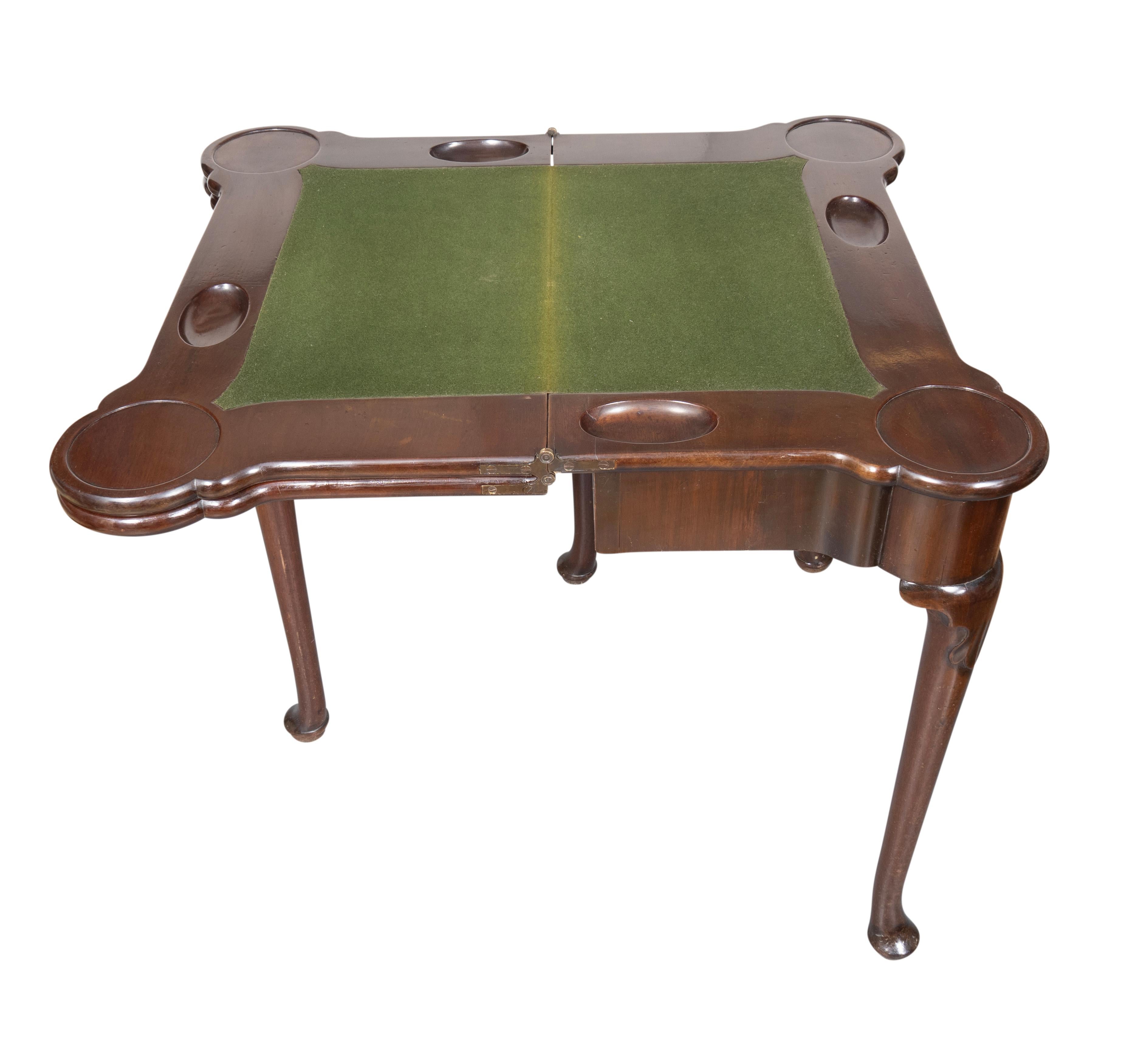 George II.-Mahagoni-Spieltisch im Angebot 3