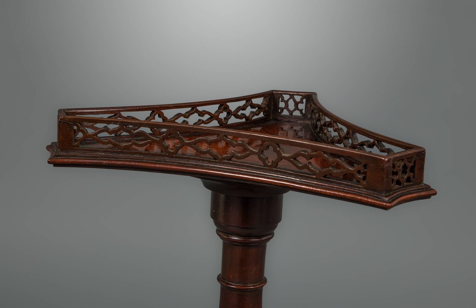 English George II Mahogany Kettle Stand For Sale