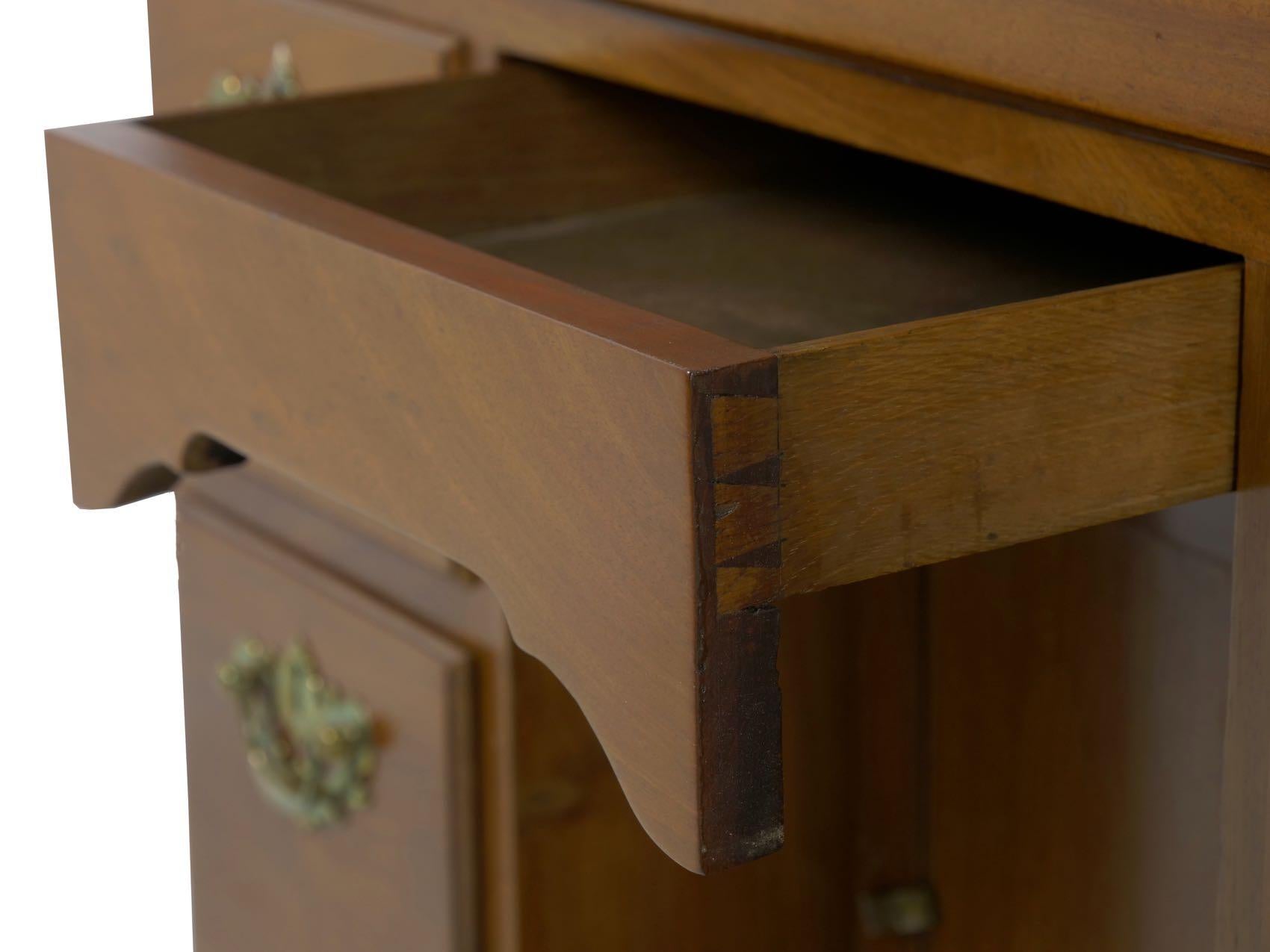 George II Mahogany Kneehole Dressing Table Desk, England, circa 1750 14