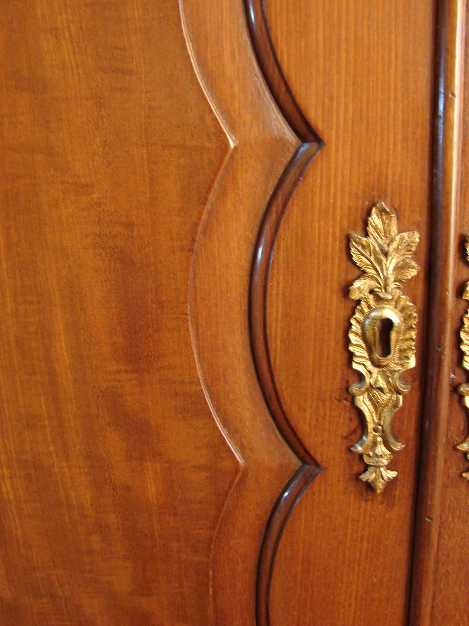 18th Century George II Mahogany Linen Press in the Manner of Giles Grendy