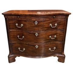 Cómoda Serpentina de Caoba Jorge II con Guía de Cepillado