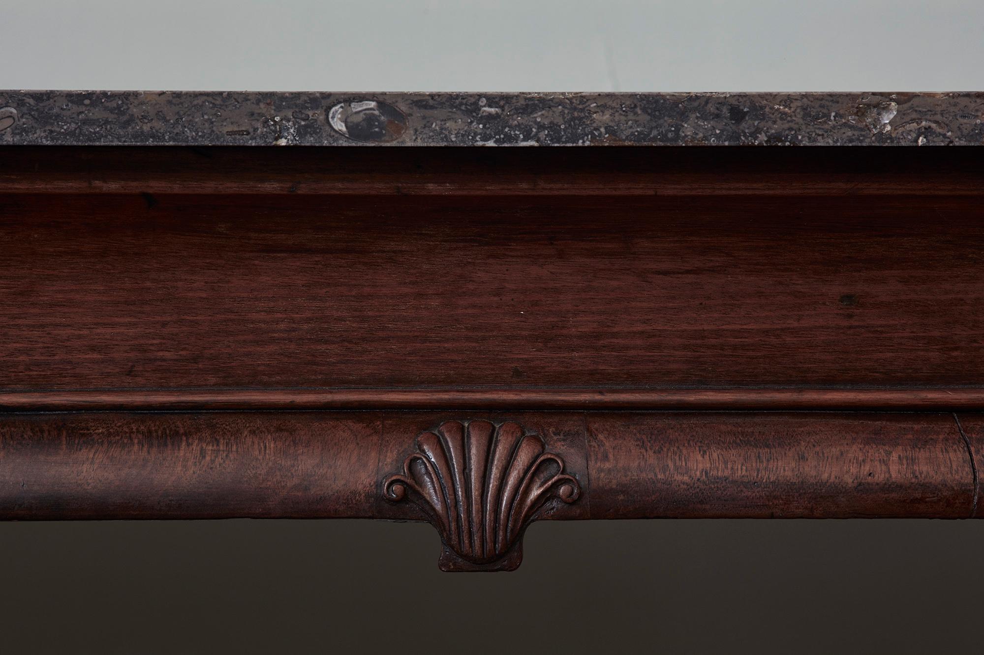 George II Mahogany Side Table with Highly Figured “Fossil Brown” Marble Top In Good Condition In London, GB