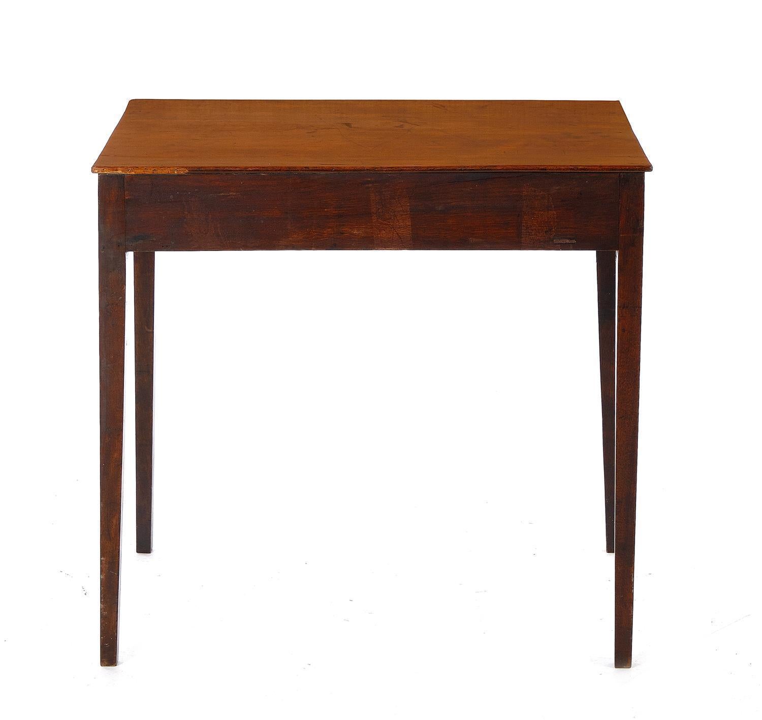 Table en acajou George II avec un seul tiroir long, vers 1810 Bon état - En vente à Savannah, GA