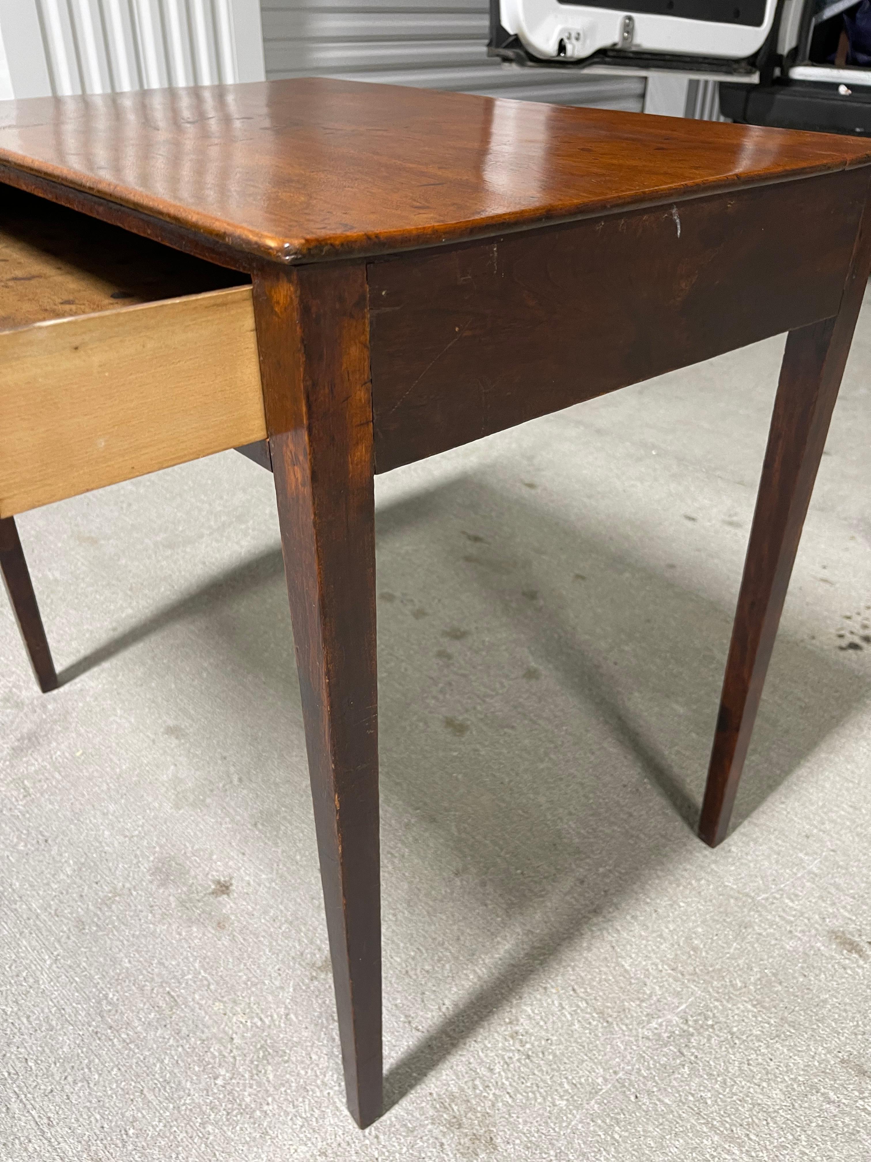 XIXe siècle Table en acajou George II avec un seul tiroir long, vers 1810 en vente
