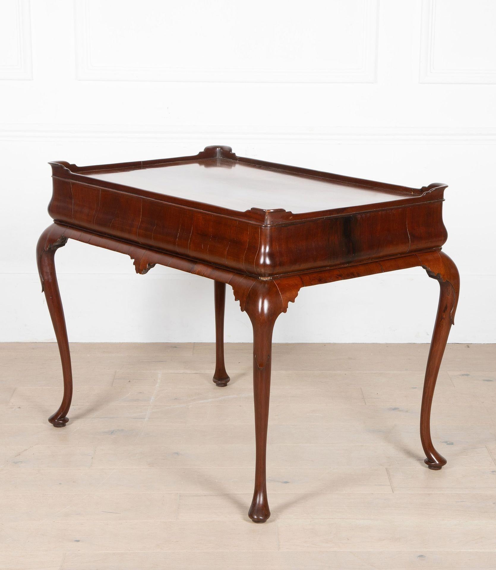 Table d'appoint George II en acajou à plateau en vente 7