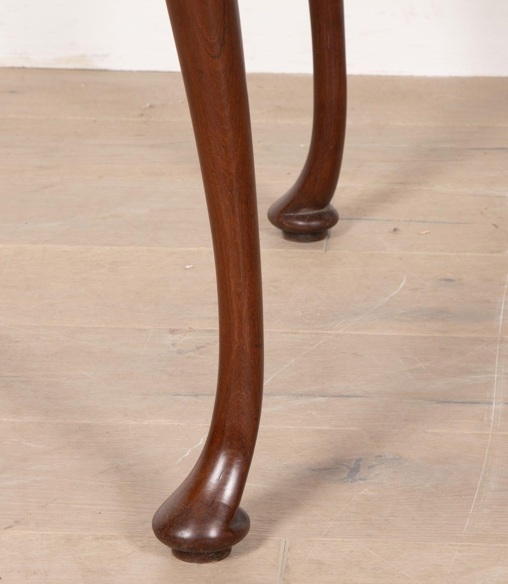 Acajou Table d'appoint George II en acajou à plateau en vente