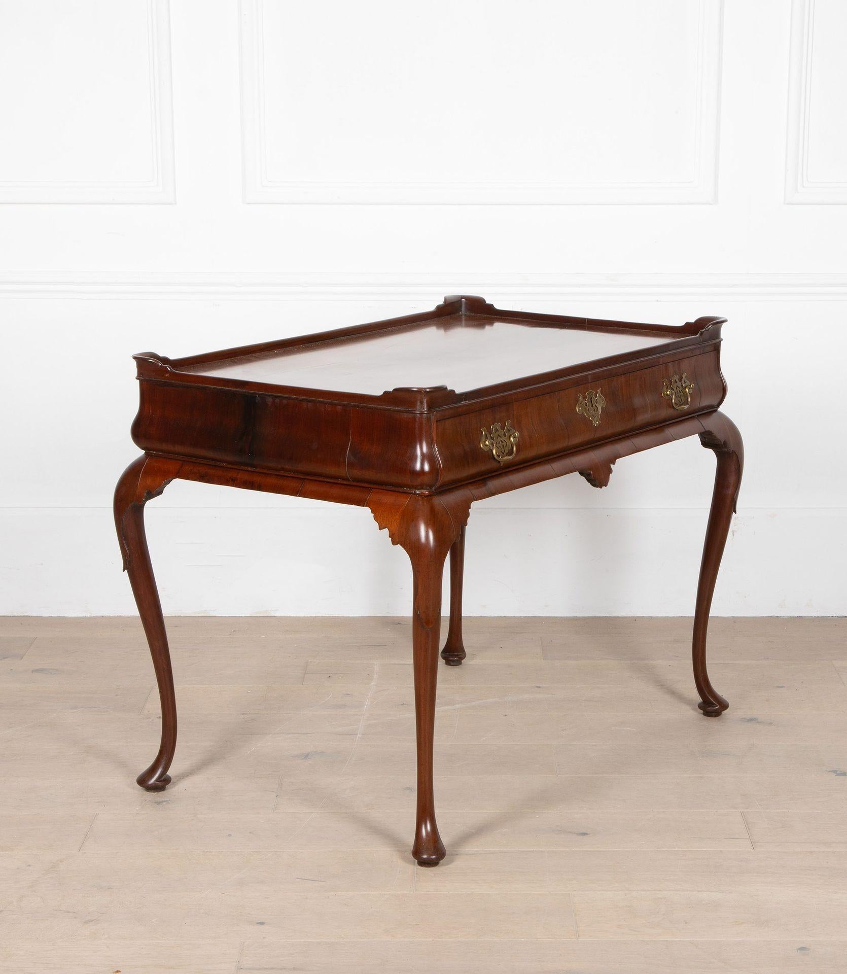 Table d'appoint George II en acajou à plateau en vente 1