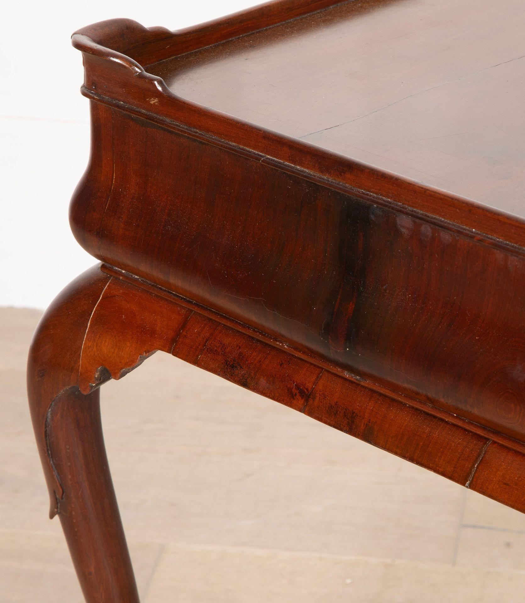 Table d'appoint George II en acajou à plateau en vente 2