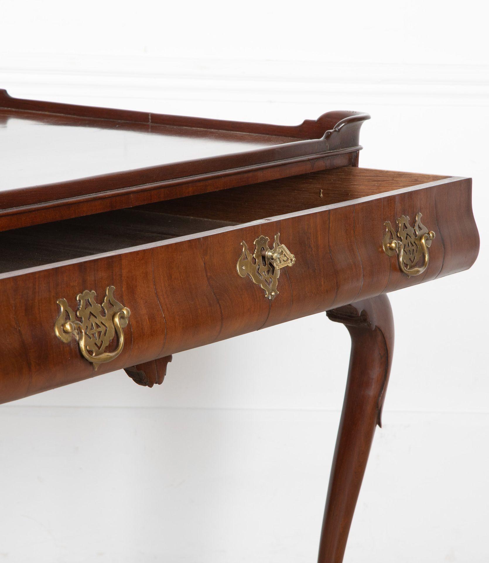 Table d'appoint George II en acajou à plateau en vente 4