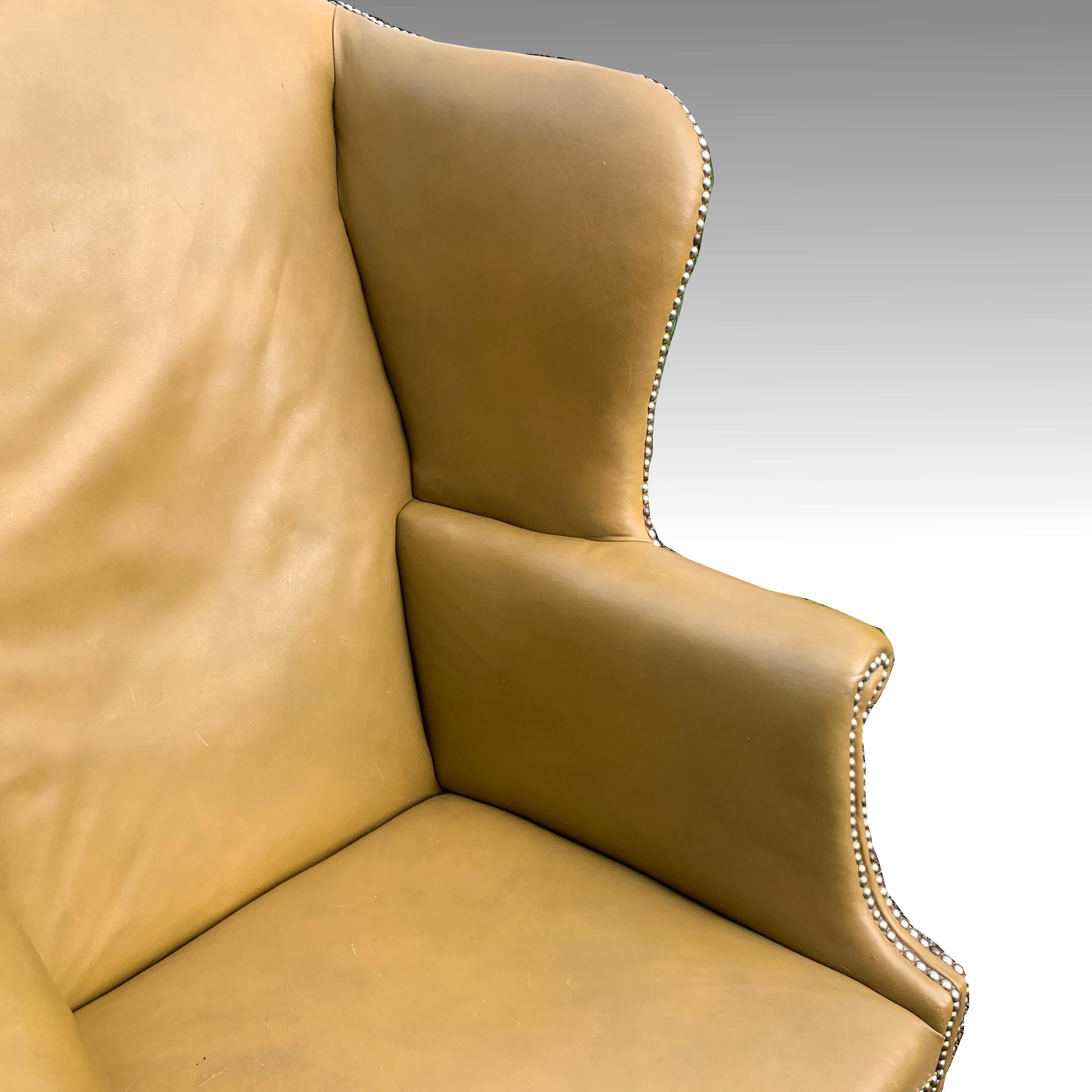 George II Mahognay Wing Armchair in Leather In Fair Condition In Folkestone, GB