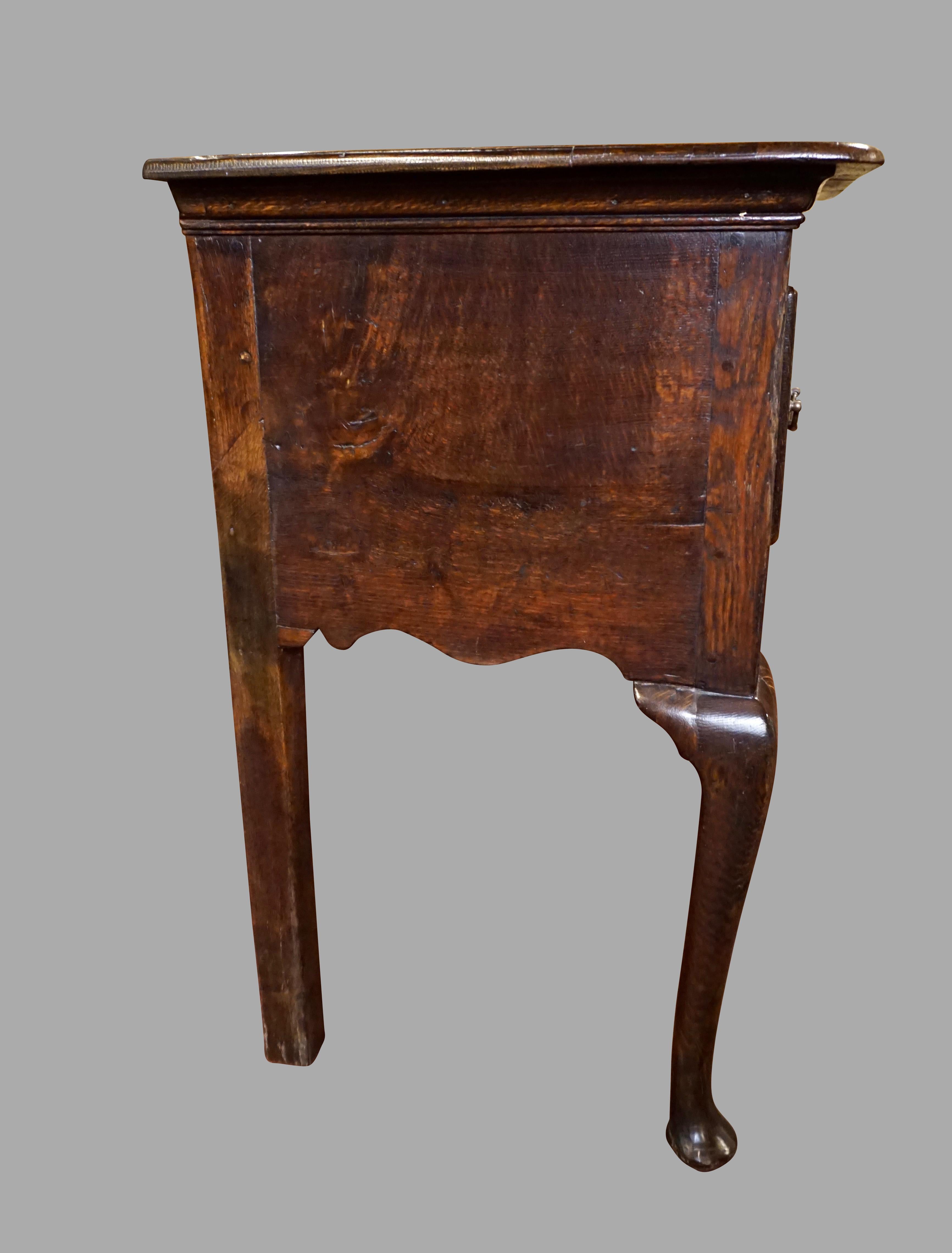 Quercia Base per comò George II in Oak con 3 cassetti a fascia incrociata su gambe cabriole in vendita