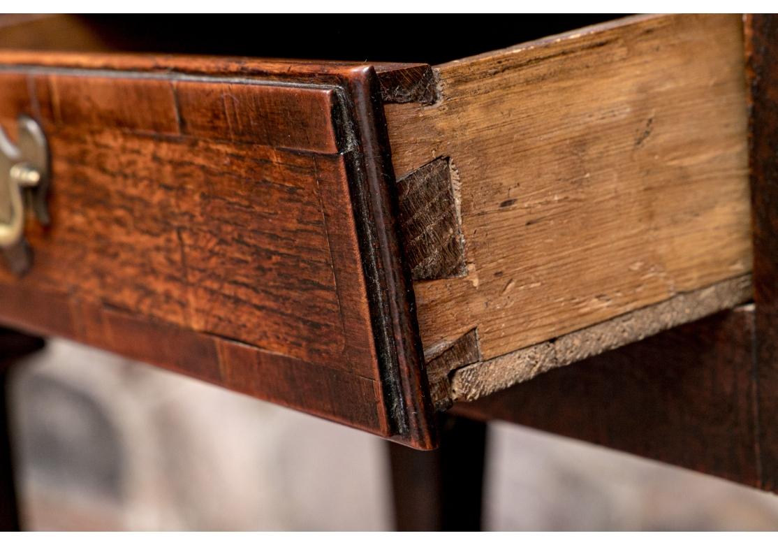 George II Eiche Flip Top Gate Leg Games Tisch für die Restaurierung im Zustand „Starke Gebrauchsspuren“ im Angebot in Bridgeport, CT