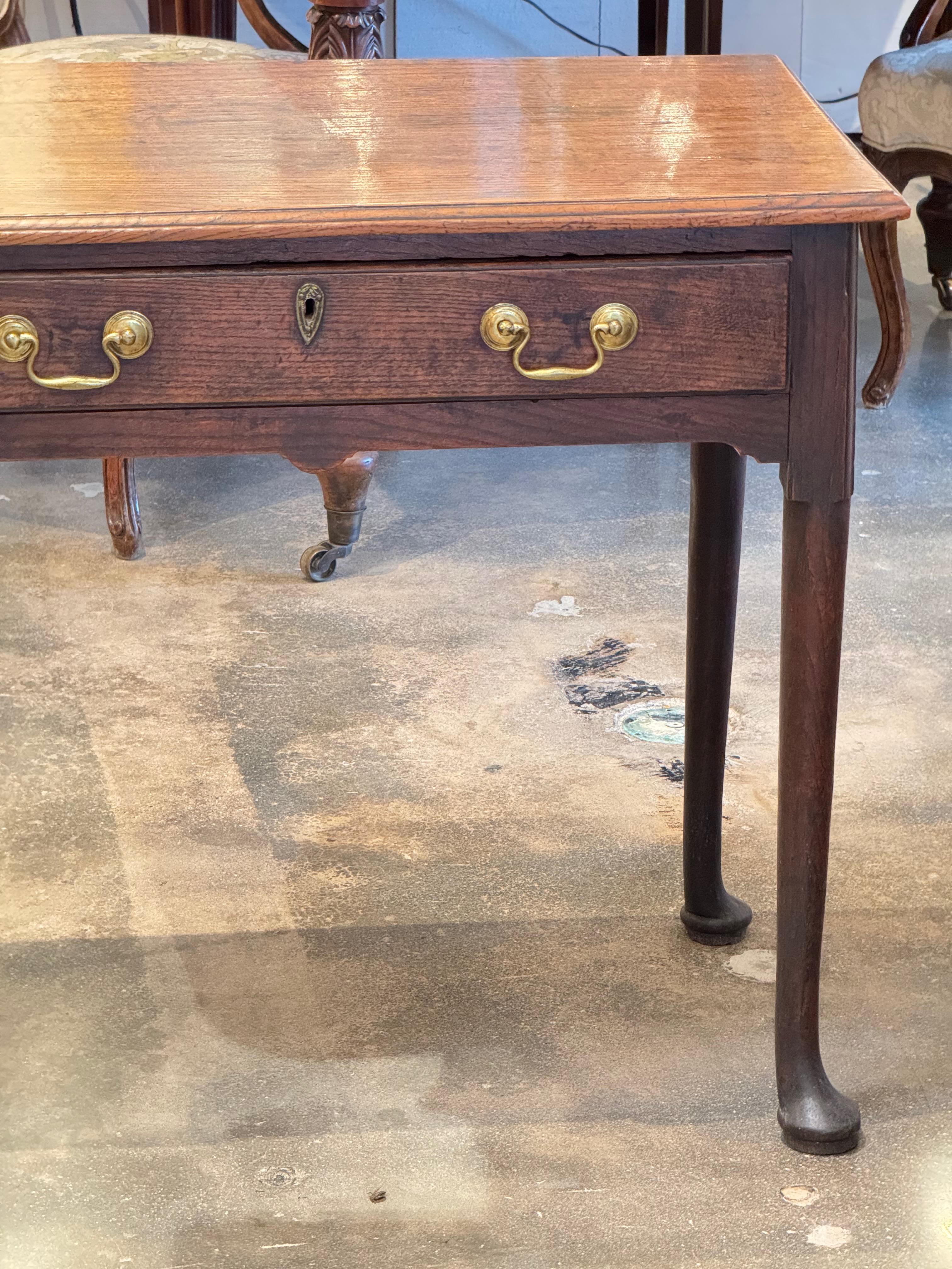 Table d'appoint en Oak George II Bon état - En vente à Charlottesville, VA