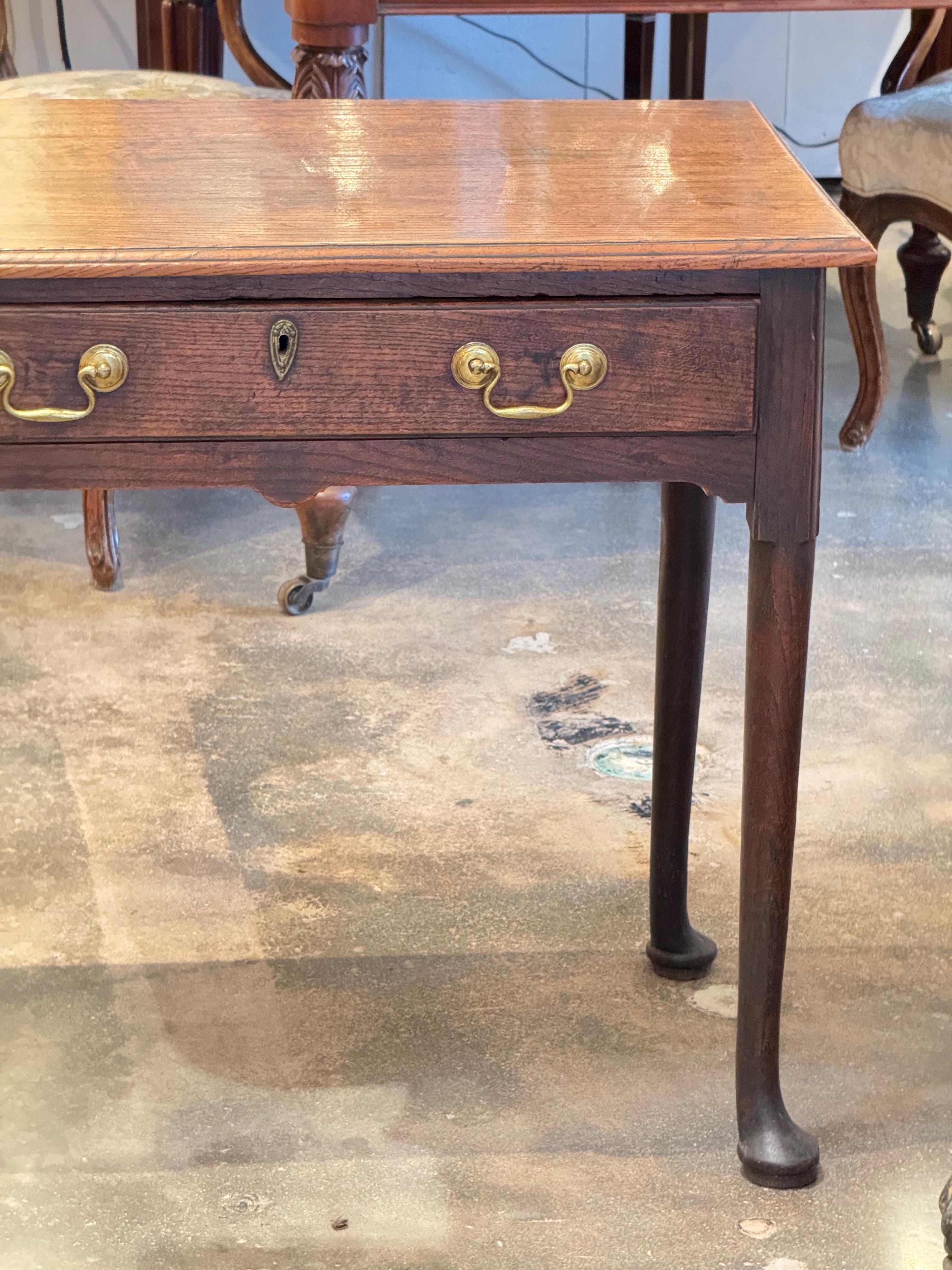 XVIIIe siècle et antérieur Table d'appoint en Oak George II en vente