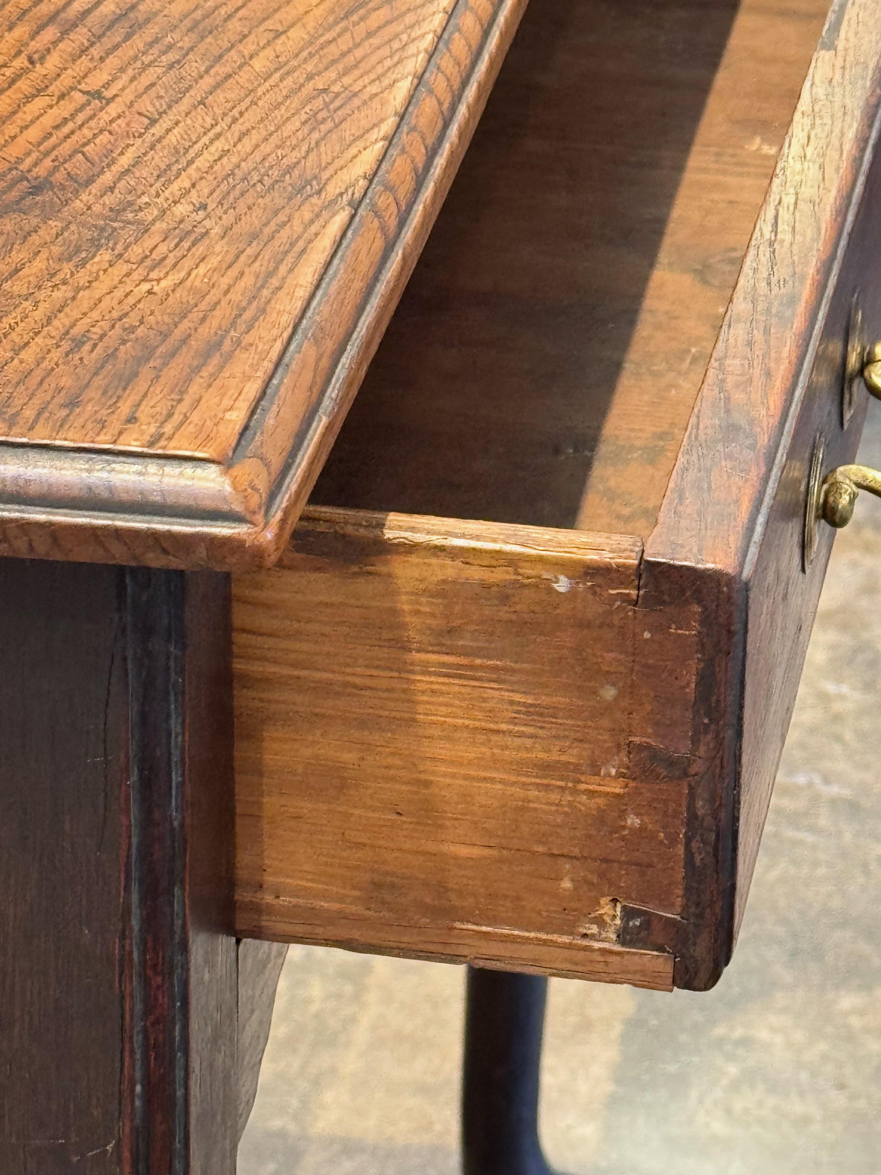 Table d'appoint en Oak George II en vente 3