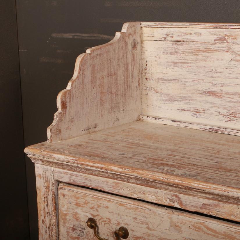 Early 18th century painted pine 3-drawer dresser base, 1740

Measure: Height to the worktop 29.5