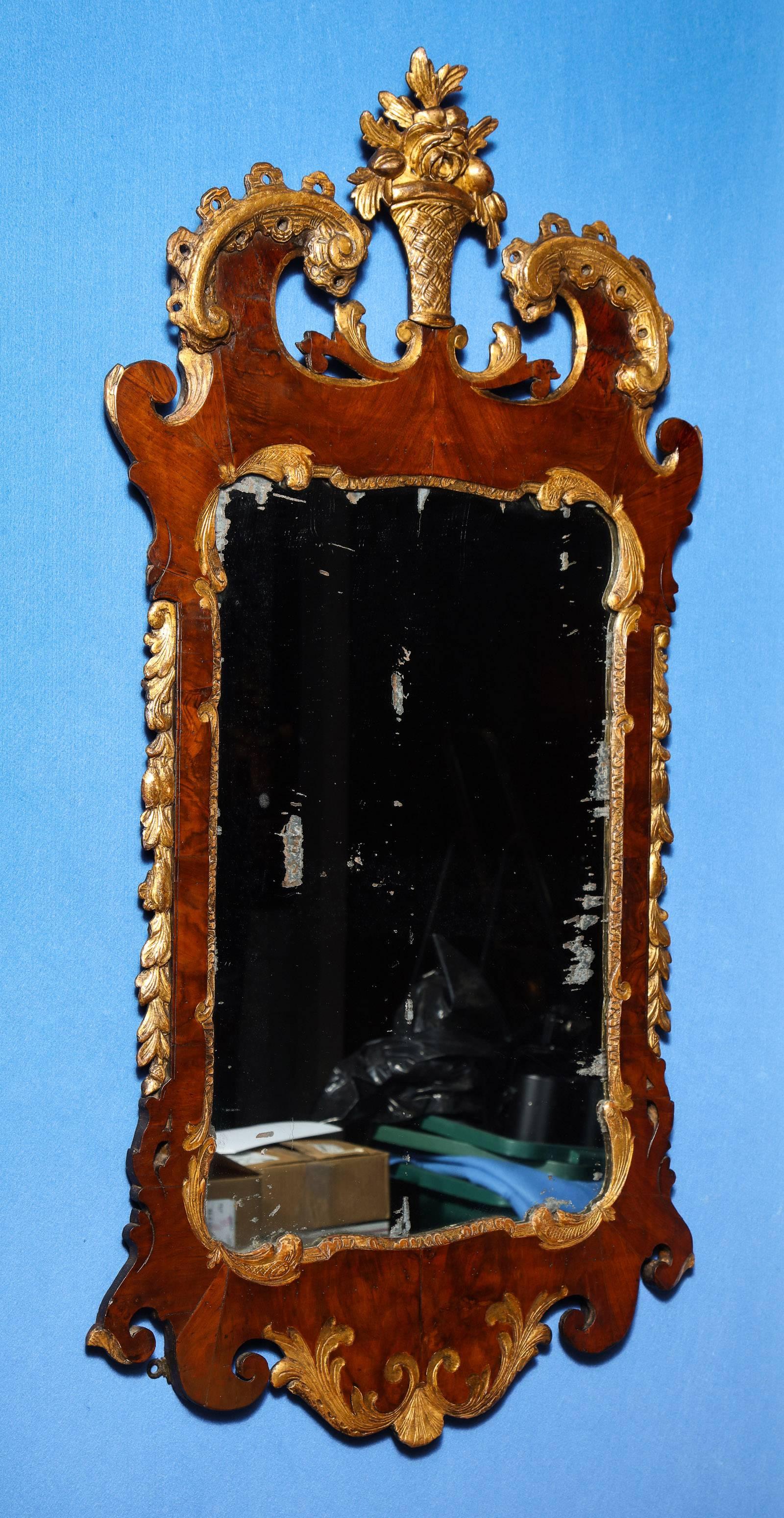 George II Parcel-Gilt Carved Walnut Mirror, 1740 In Stock For Sale 2