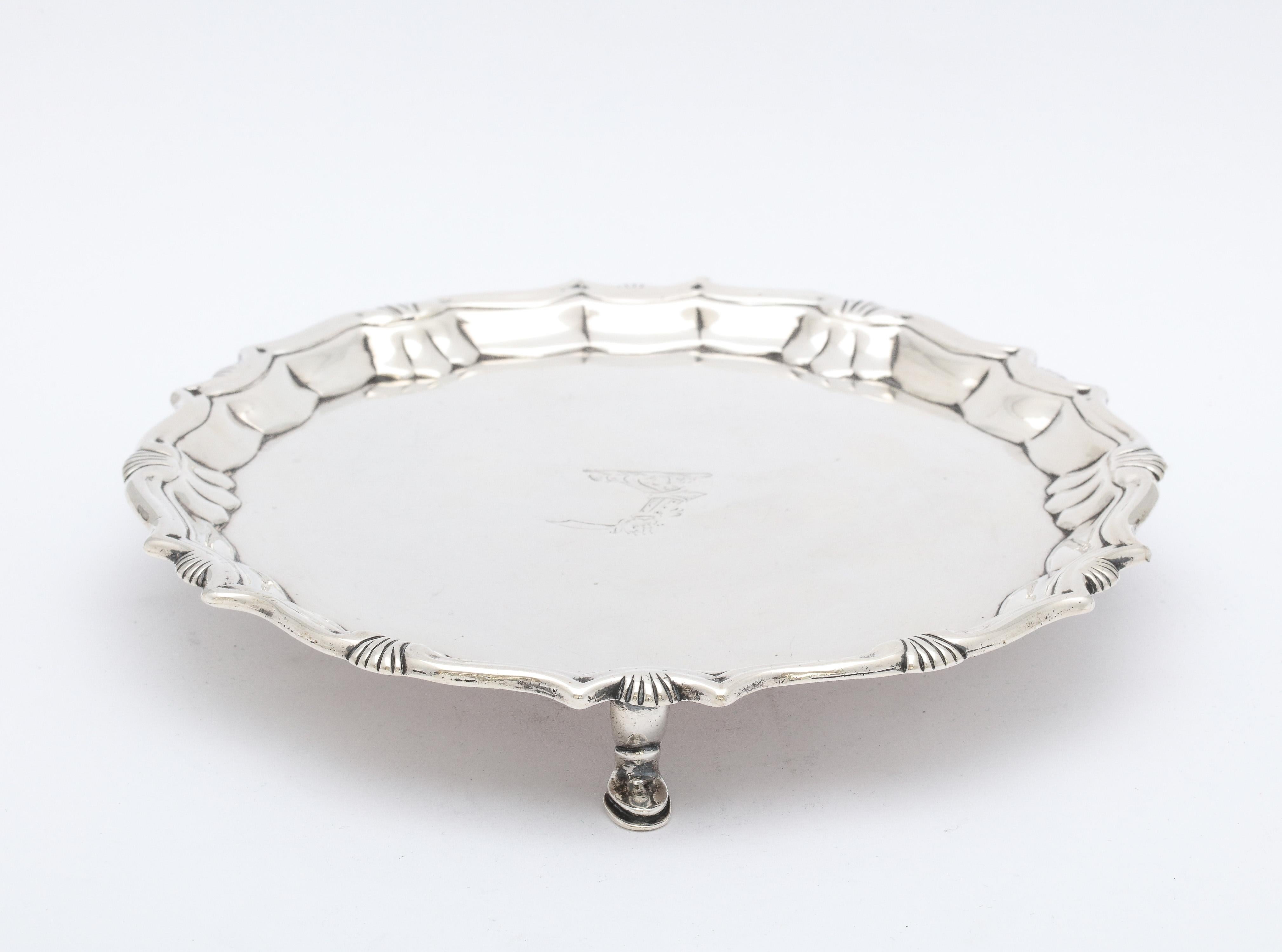 George II Period '1744' Sterling Silver Footed Salver/Tray In Good Condition In New York, NY