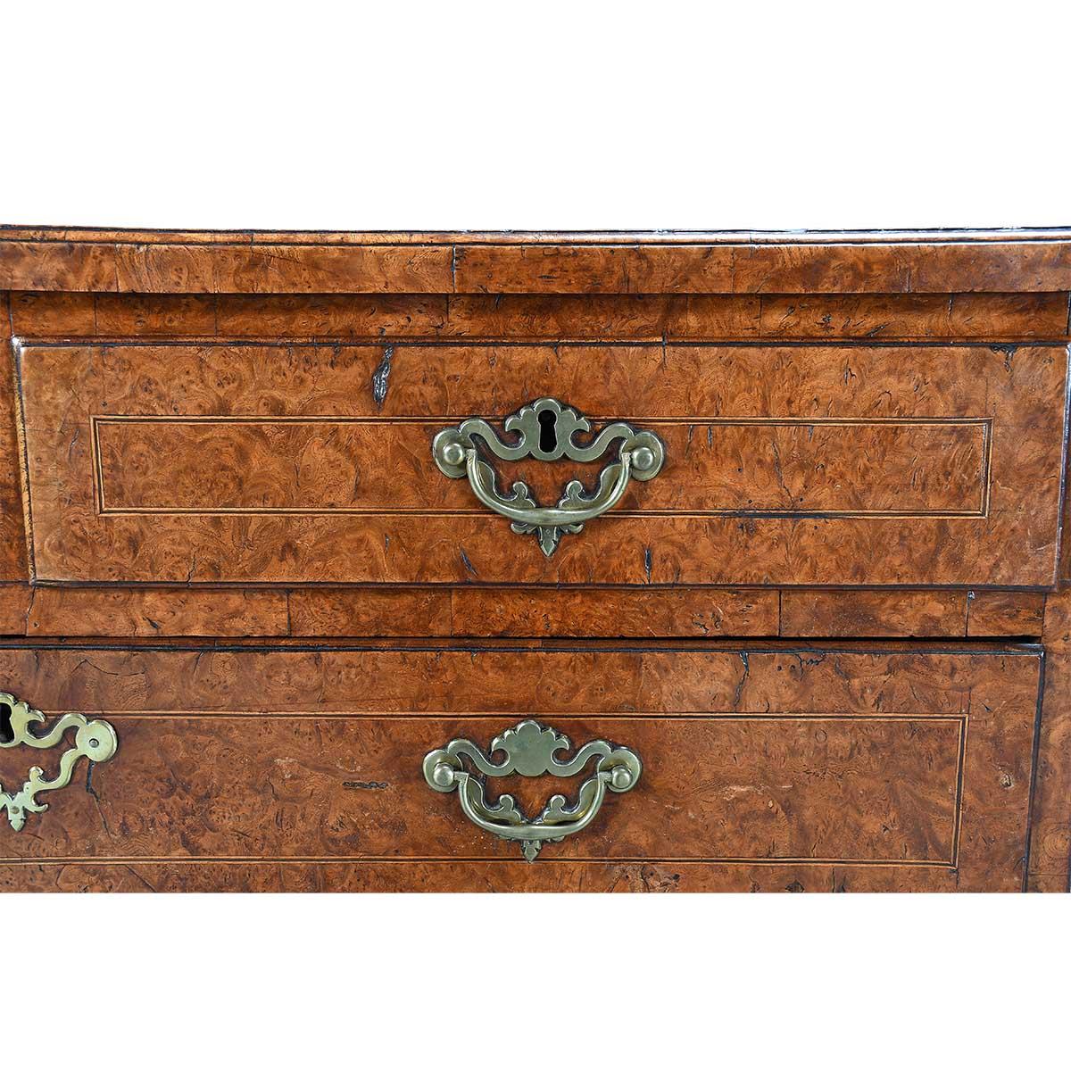 George II Period Burr Elm Chest of Drawers In Good Condition For Sale In Harrodsburg, KY