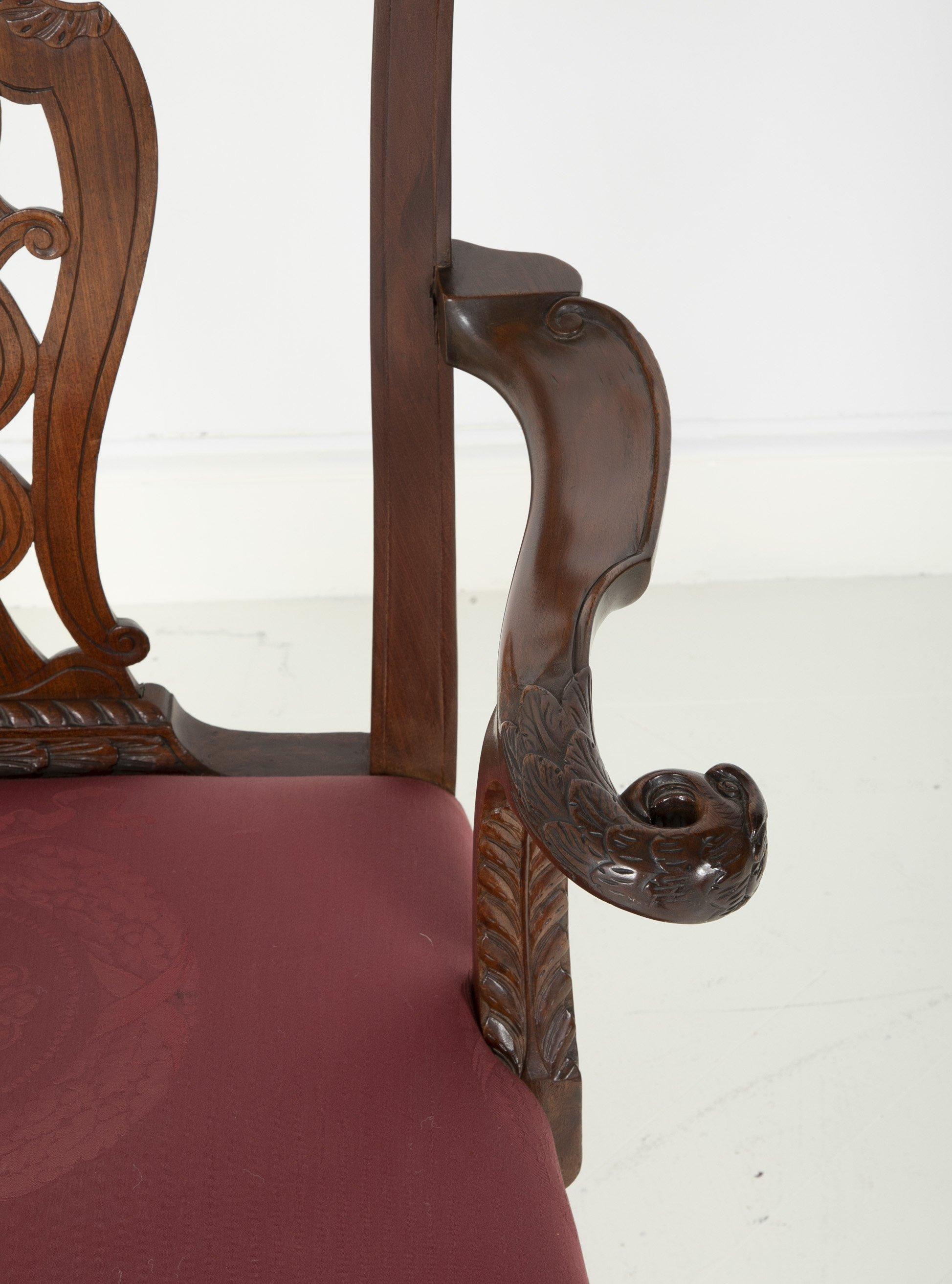 Geschnitzter Sessel aus Padouk-Holz aus der Zeit Georgs II. im Angebot 4
