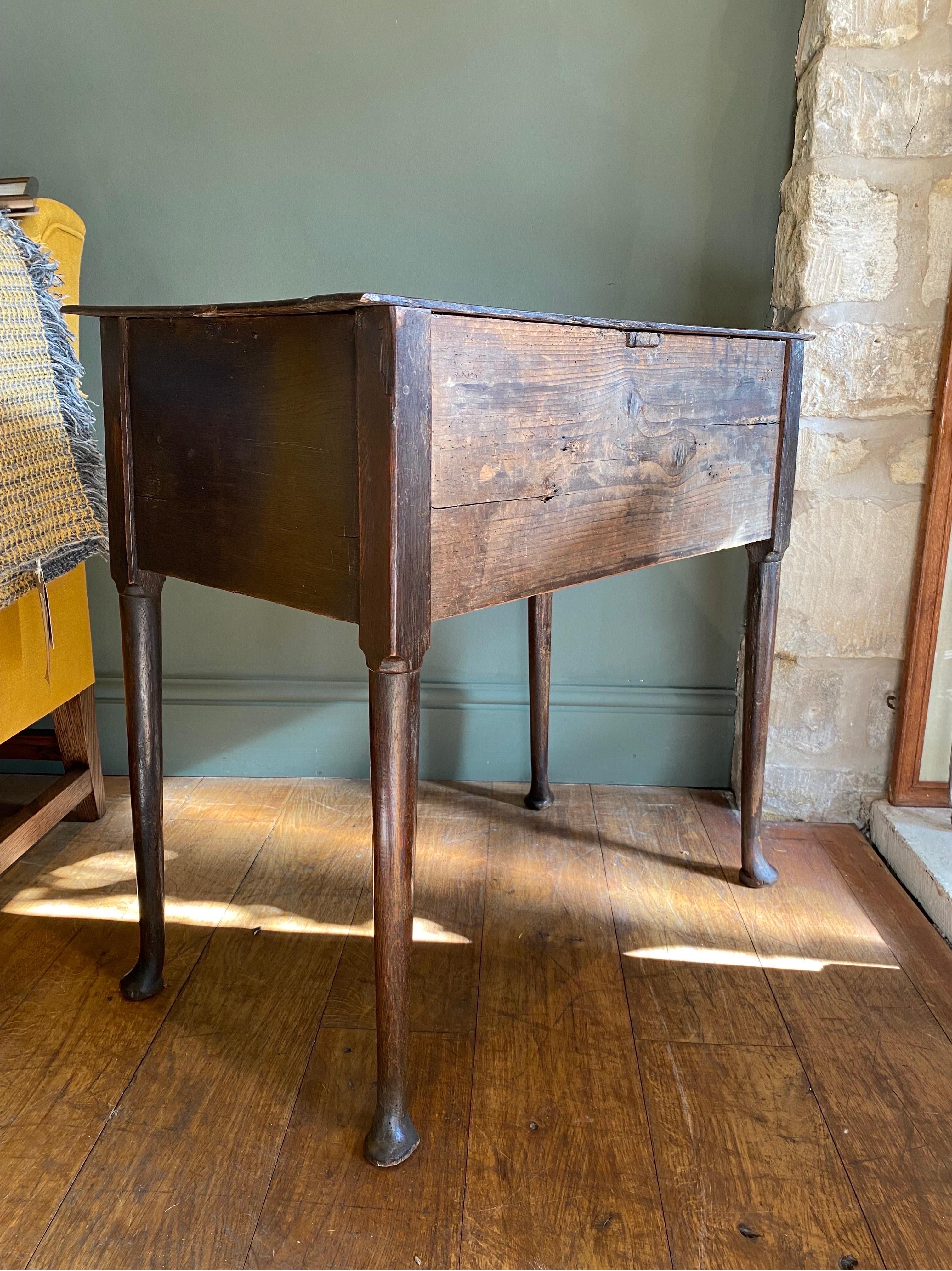 George II Period English Oak Lowboy Table with 3 Drawers In Good Condition In Tetbury, GB