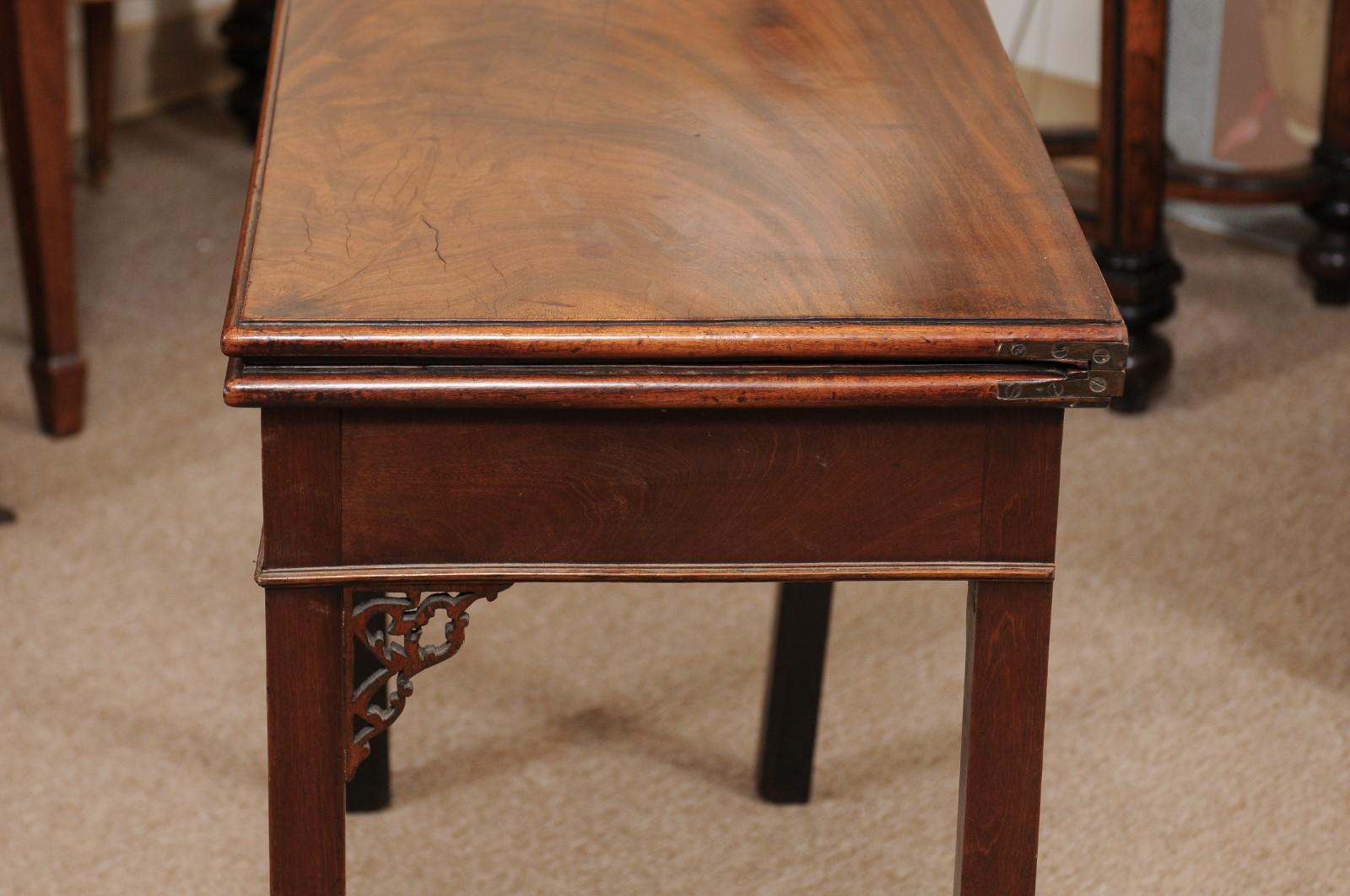 George II Period Flip-Top Tea Table with Fretwork, England ca. 1760 For Sale 4