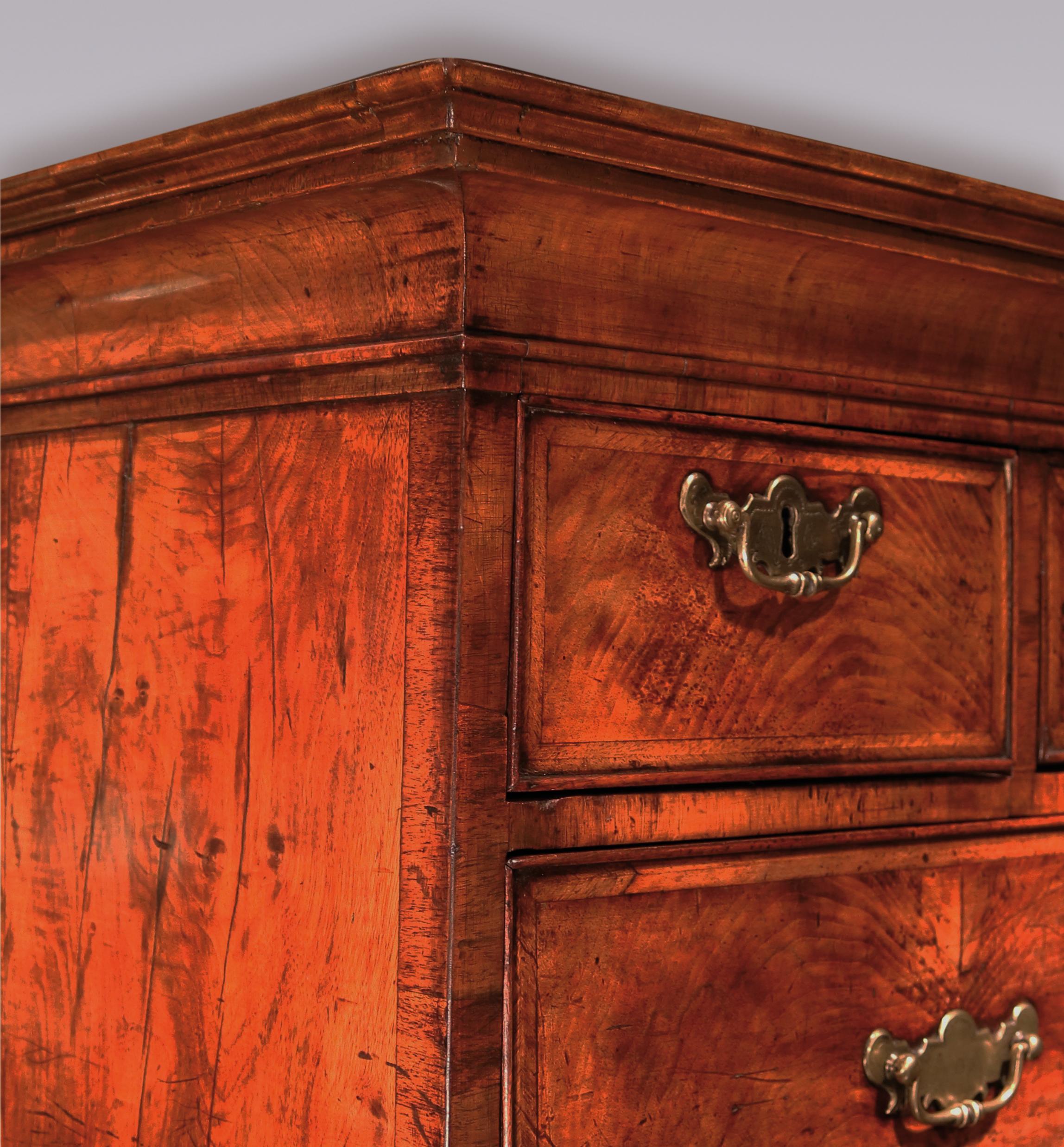 George II Period Golden Coloured Walnut Tallboy In Good Condition For Sale In London, GB