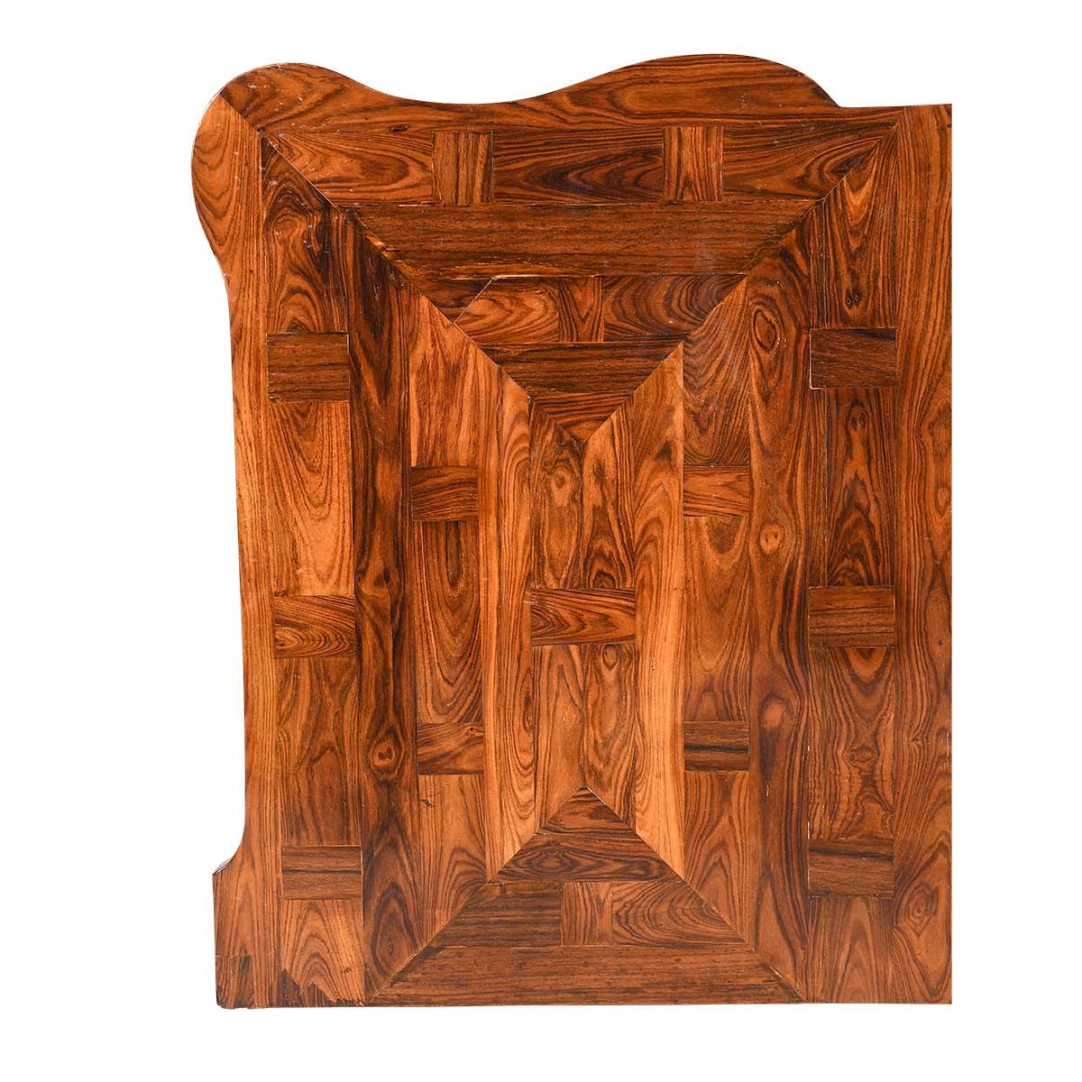 Olmo Lowboy impiallacciato in legno di Re Giorgio II in vendita