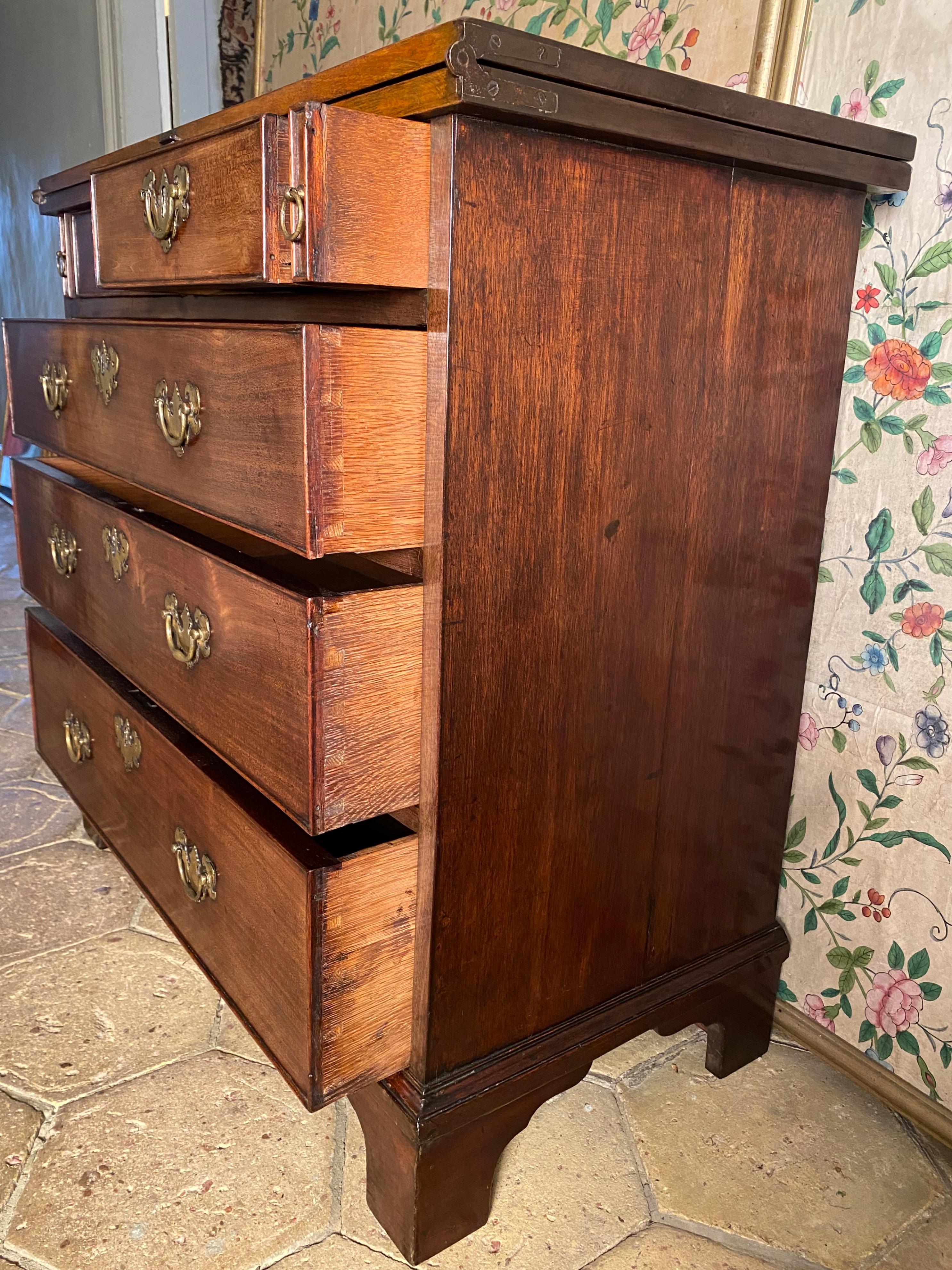 George II Period Mahogany Fold over Bachelor's Chest In Good Condition In Lymington, GB