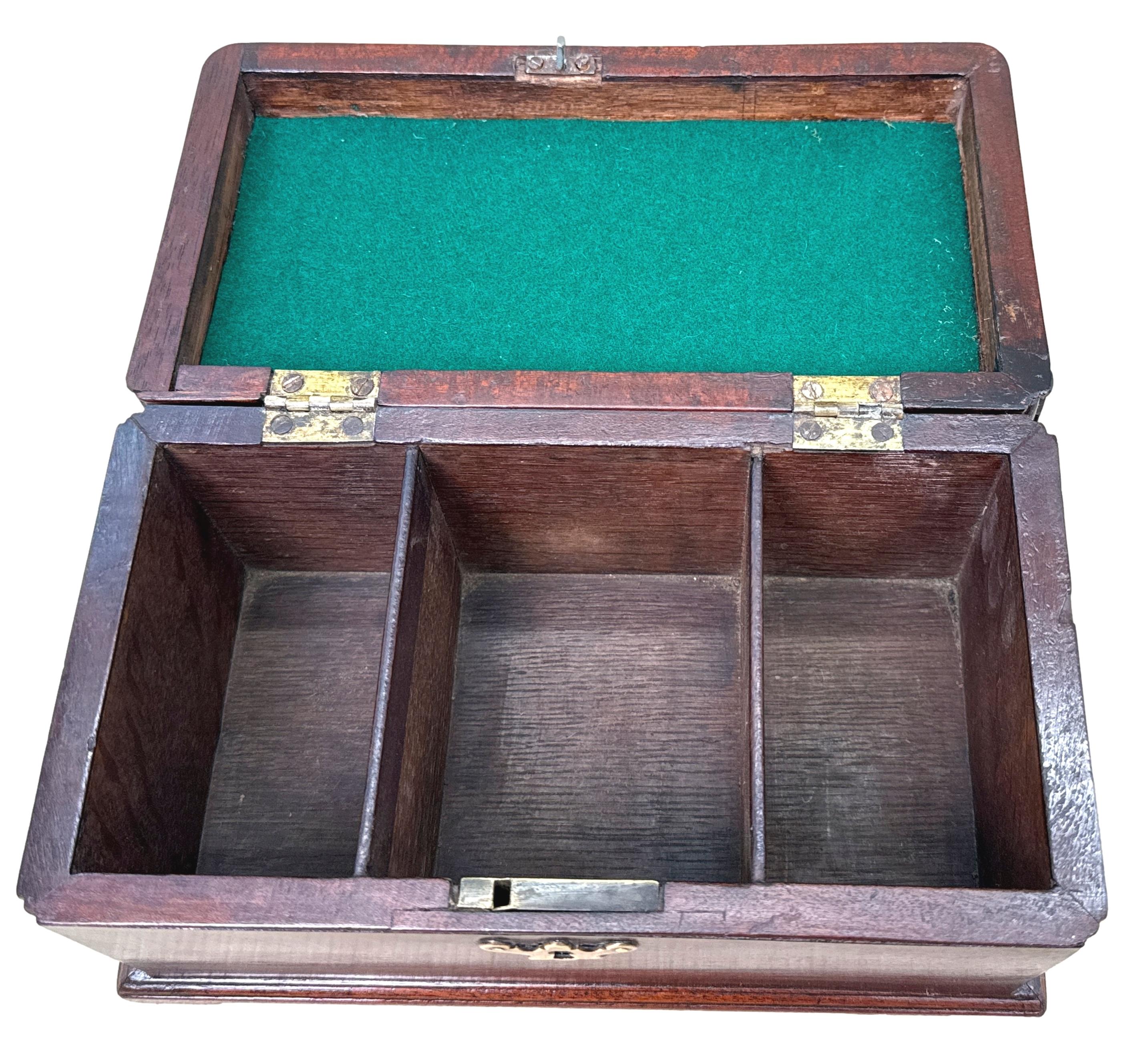 Caja de té de caoba del periodo Jorge II siglo XVIII en venta