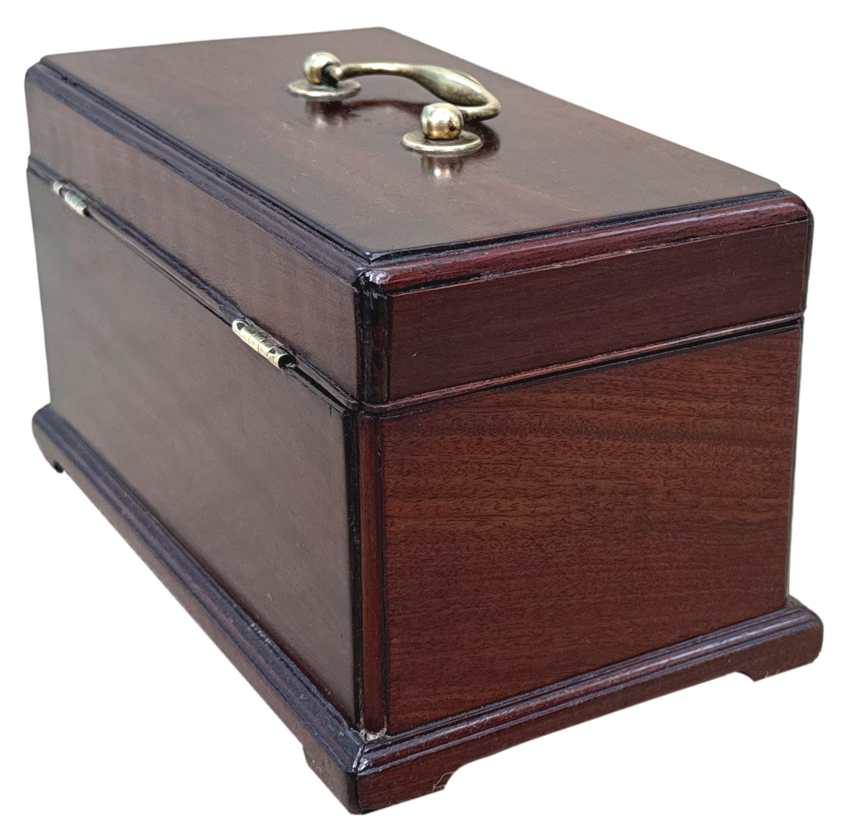Caja de té de caoba del periodo Jorge II en venta 1