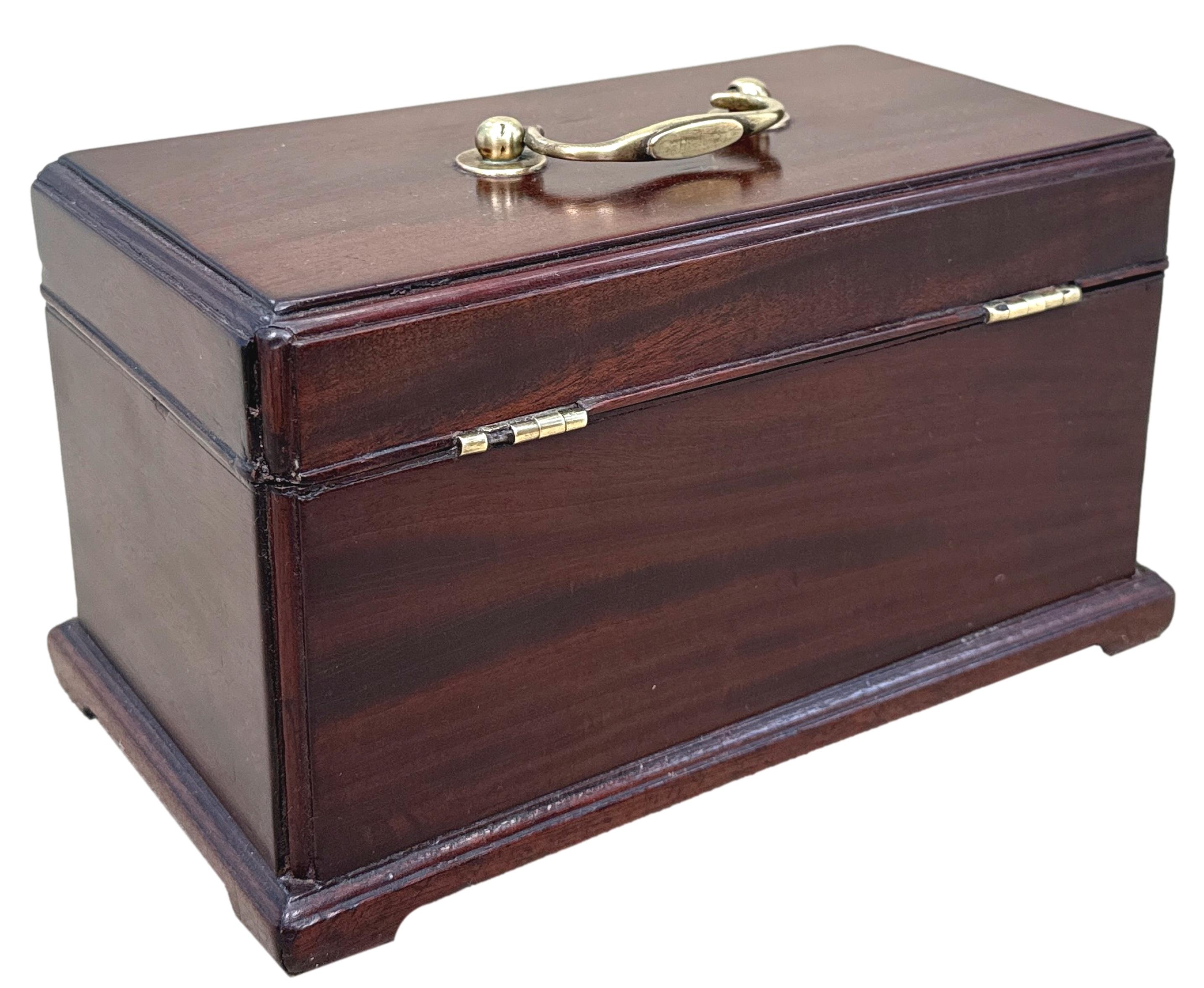 Caja de té de caoba del periodo Jorge II en venta 3