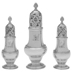 Ensemble de 3 couteaux en argent sterling anciens d'époque George II, Jabez Daniell 1755