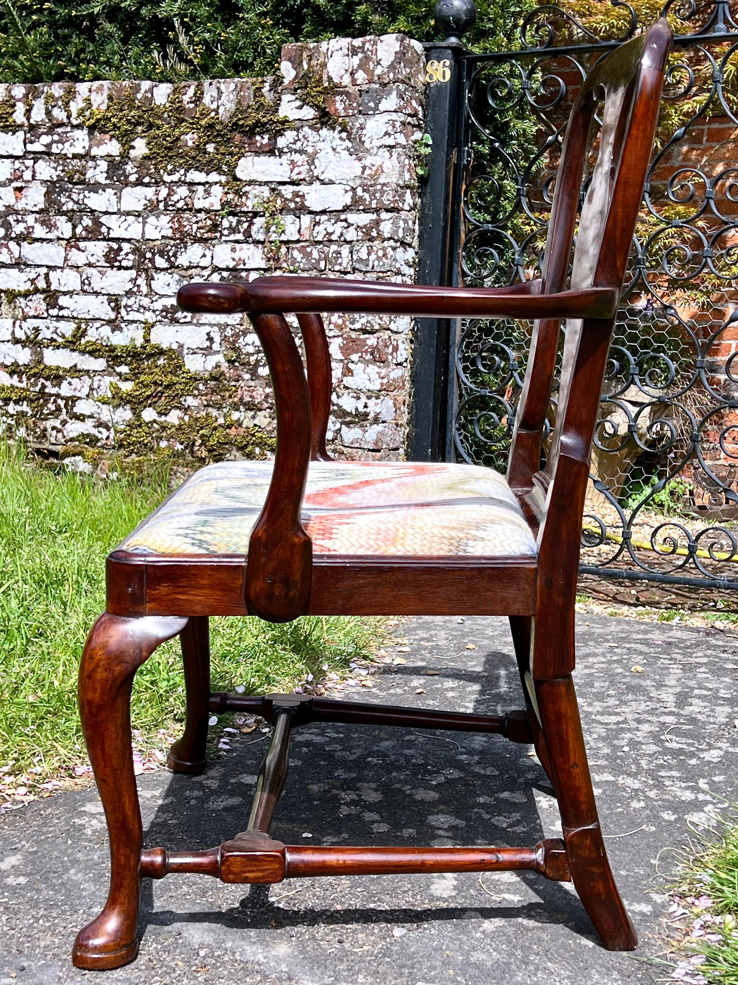 George II Period Walnut Armchair In Good Condition In Lymington, GB