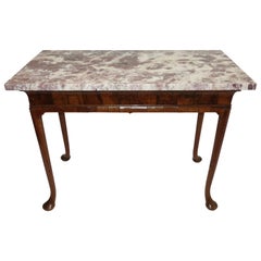 Table console d'époque George II en noyer avec plateau en marbre