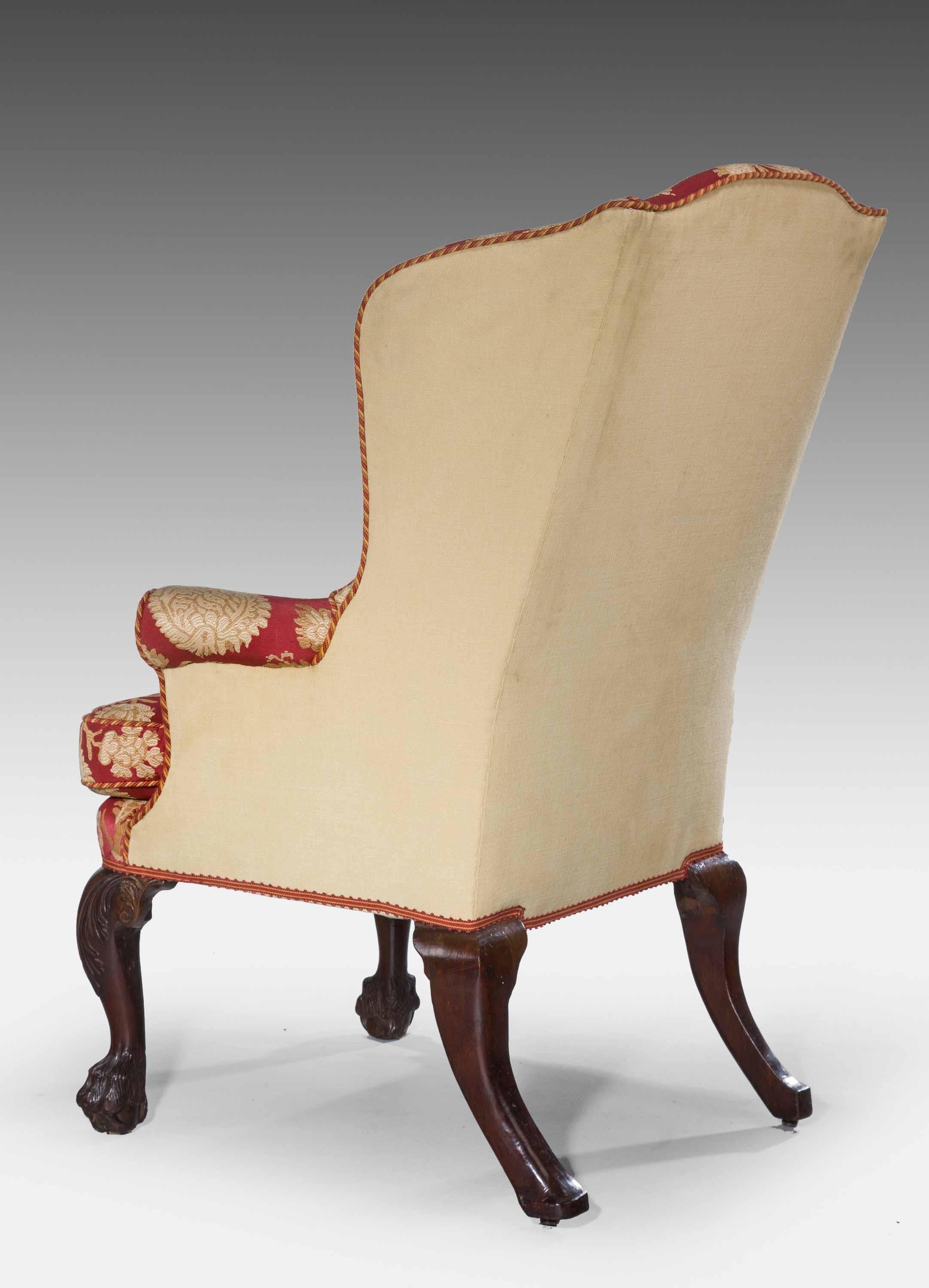 George II Period Walnut Wing Chair In Excellent Condition In Peterborough, Northamptonshire