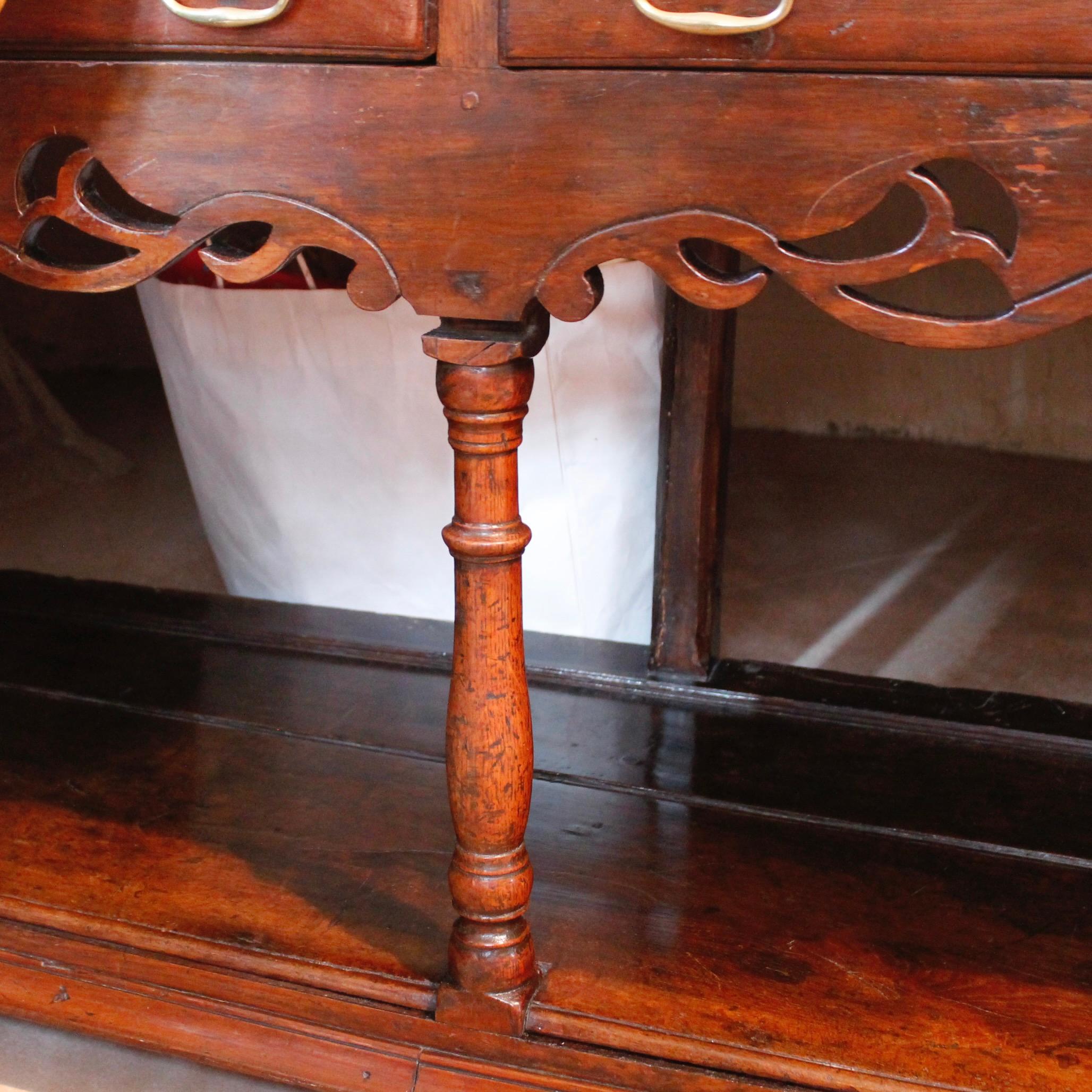 George II Period Welsh Dresser, 18th Century In Good Condition For Sale In Free Union, VA